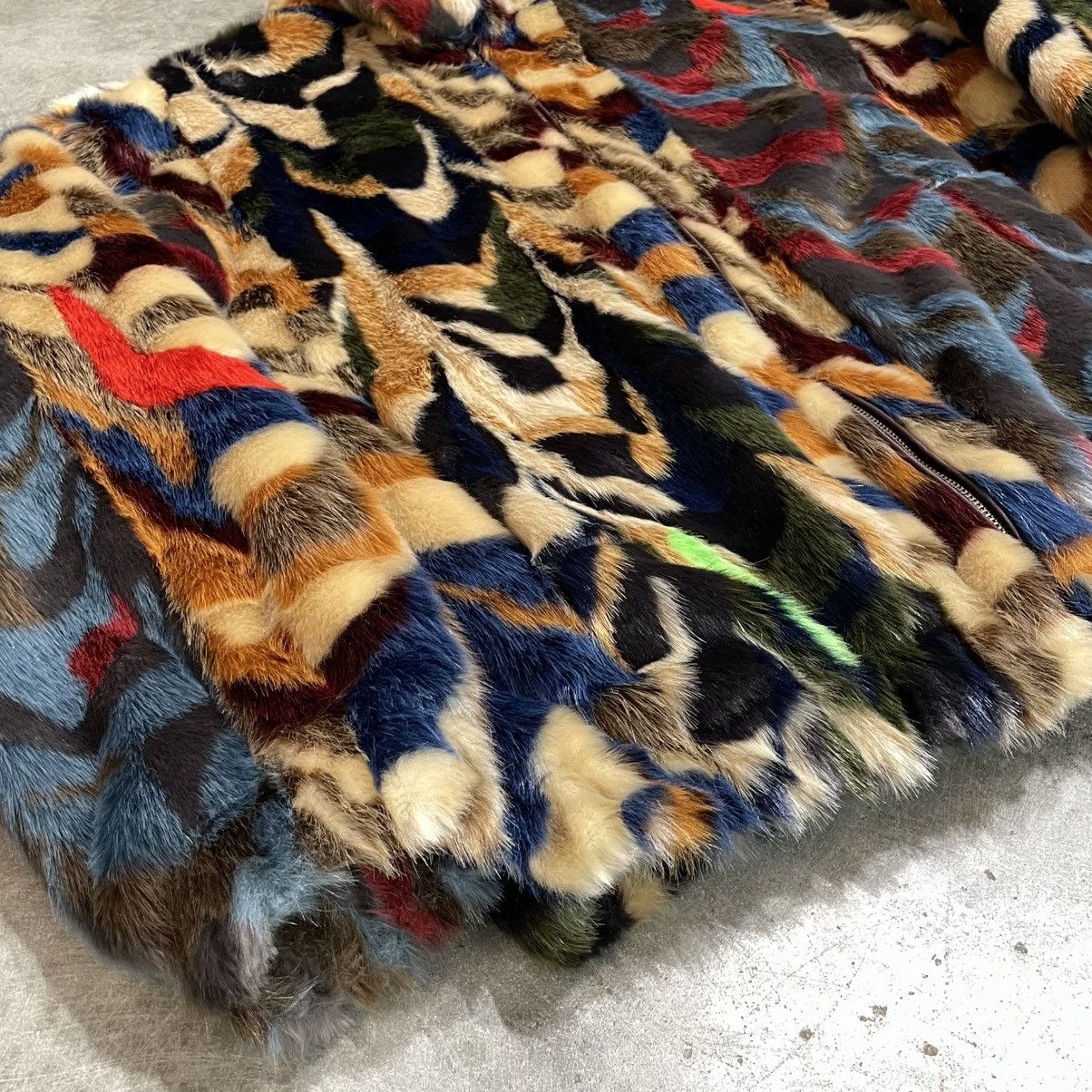 Supreme Supreme fuax fur striped patch pattern rainbow all colors Size US XXL / EU 58 / 5 - 3 Thumbnail