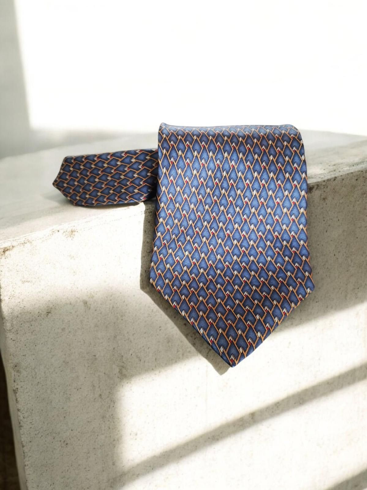 Van Heusen Van Heusen 100% Silk Luxury Tie in Blue Pattern Size ONE SIZE - 2 Thumbnail
