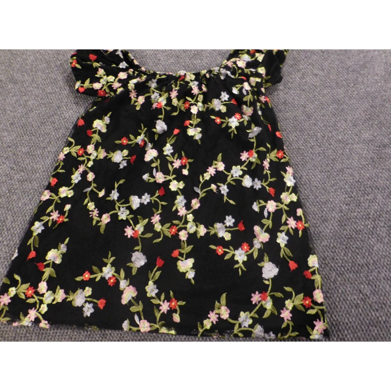 Vintage Kimchi Blue Blouse M Womens Black Floral Collared Pullover Casual Polyester Down Sleeveless? Size M / US 6-8 / IT 42-44 - 2 Thumbnail