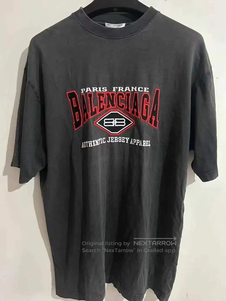 Balenciaga Balenciaga Batman Short Sleeve Size US S / EU 44-46 / 1 - 1 Thumbnail