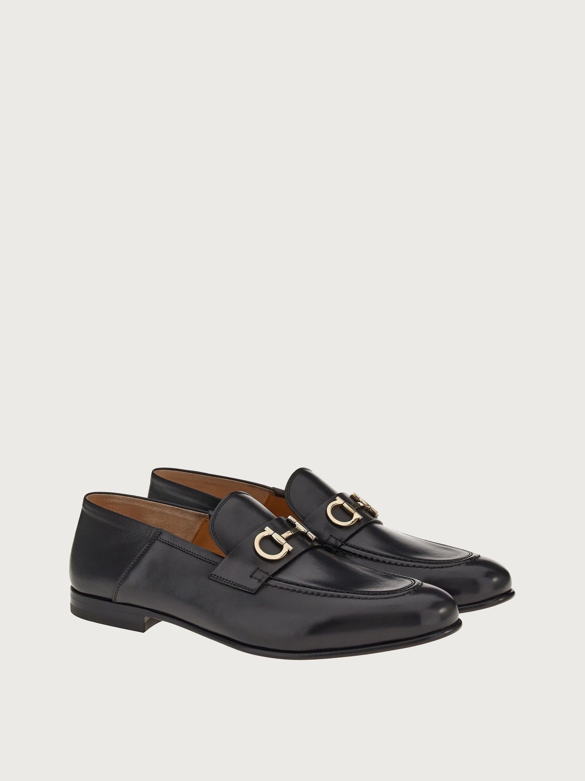 Salvatore Ferragamo o1s22i1n1025 Gancini Loafers in Black Size US 7 / EU 40 - 4 Thumbnail