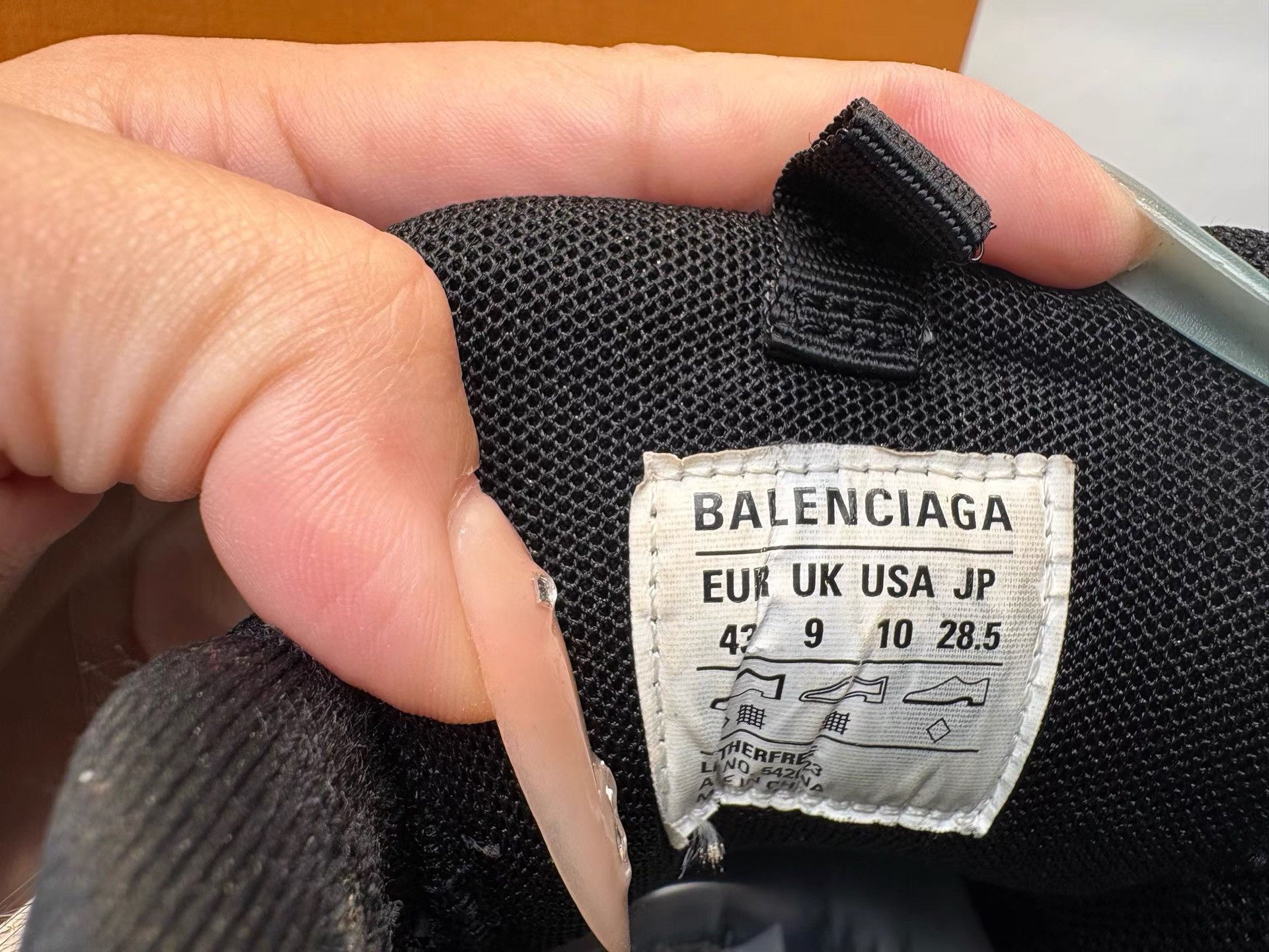 Balenciaga Balenciaga Track Embossed Logo Dad Shoes K36 Size US 10 / EU 43 - 5 Thumbnail