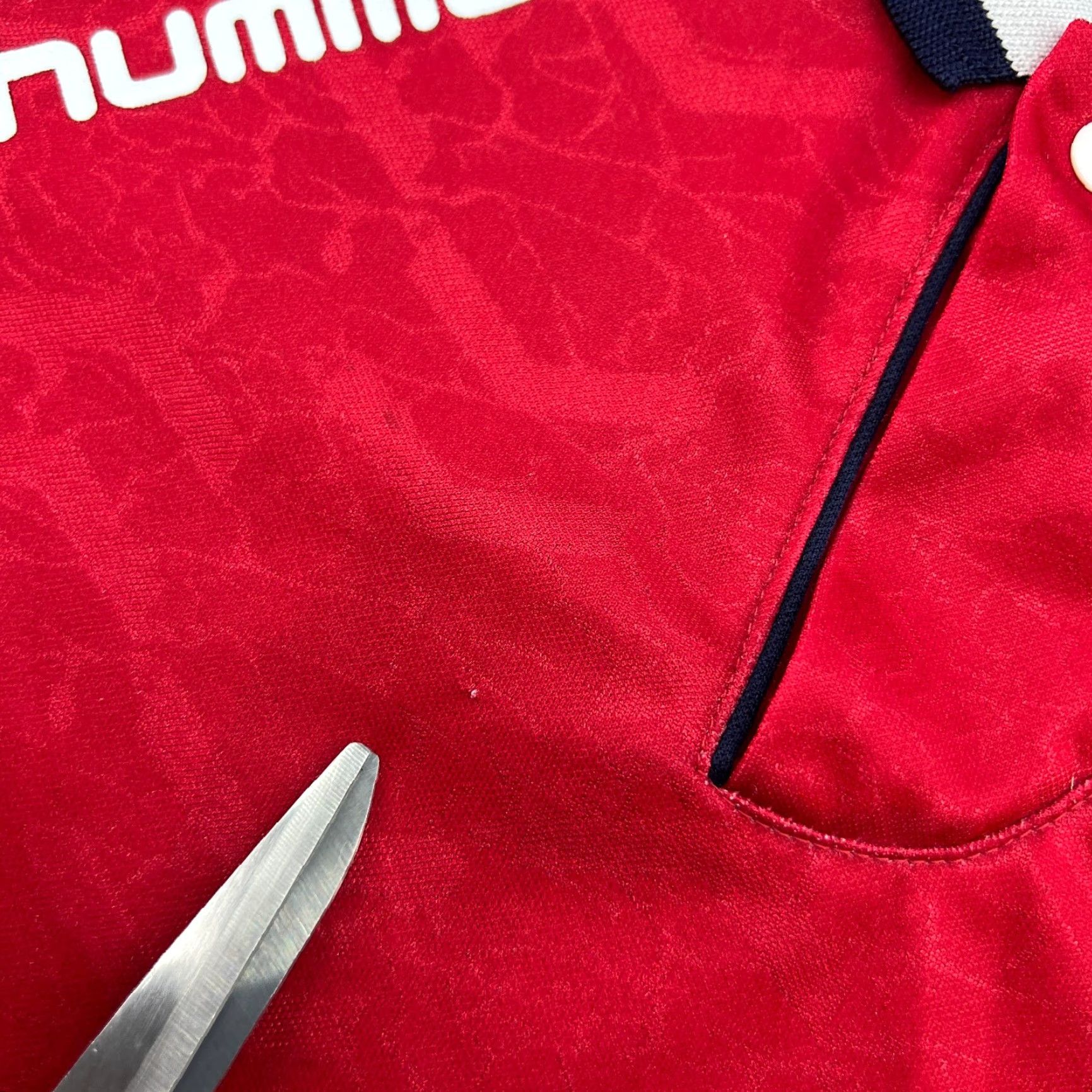 Hummel Hummel Denmark 1992 1994 Home #9 Povlsen Football Jersey M Red Short Sleeve Pullover Quick Dry Moisture Wicking Men's Jersey Size US M / EU 48-50 / 2 - 4 Thumbnail