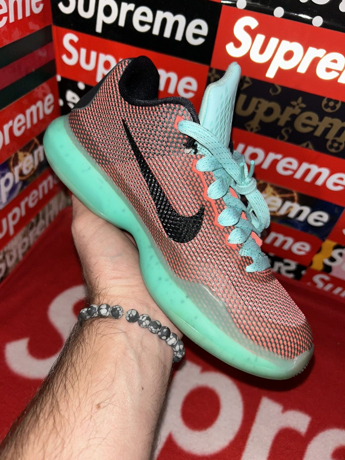 Nike Nike Kobe 10 Easter GS 726067-808 size 3.5y VNDS Size US 5 / EU 37 - 8 Thumbnail