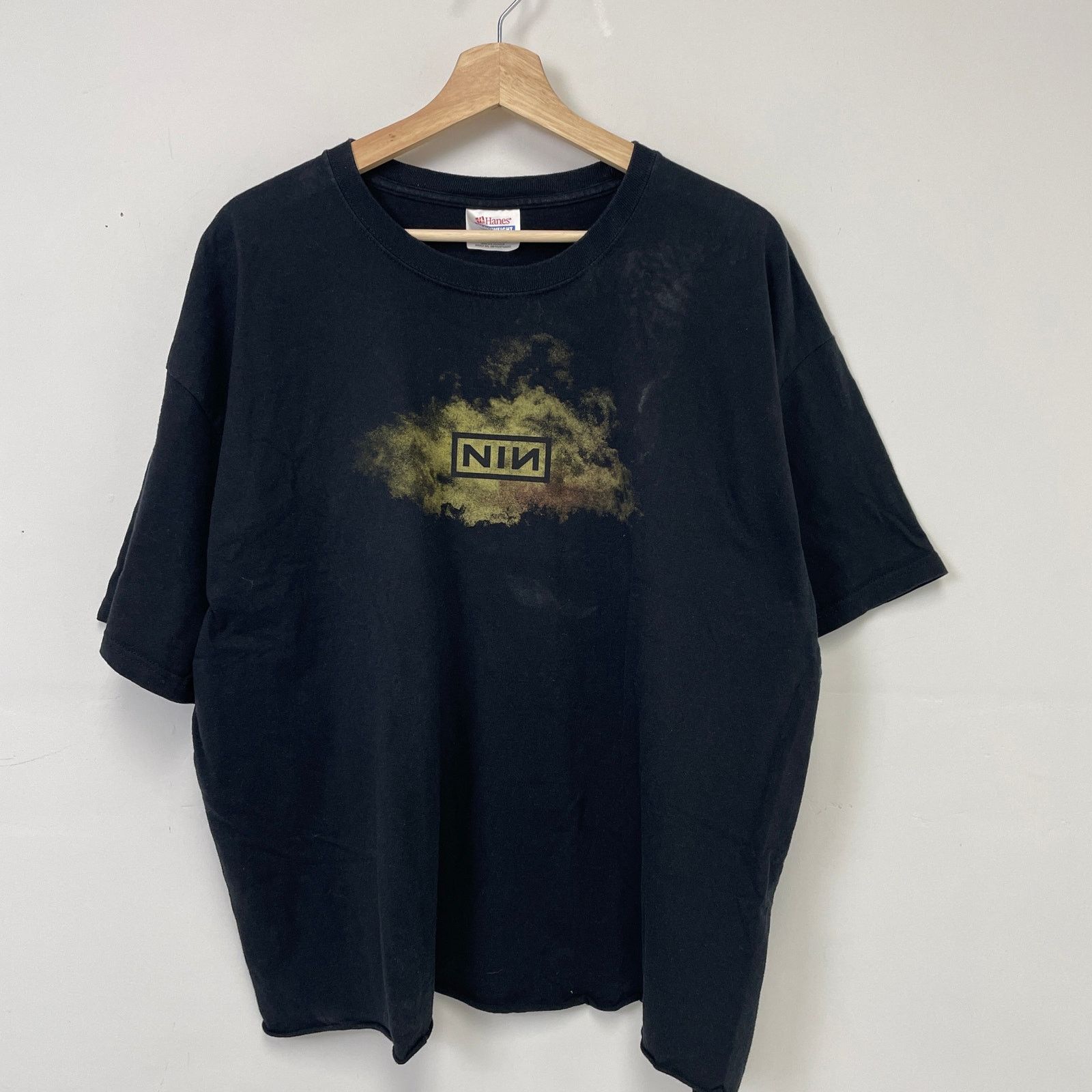 Vintage Nine inch nails 2000s logo shirt cropped