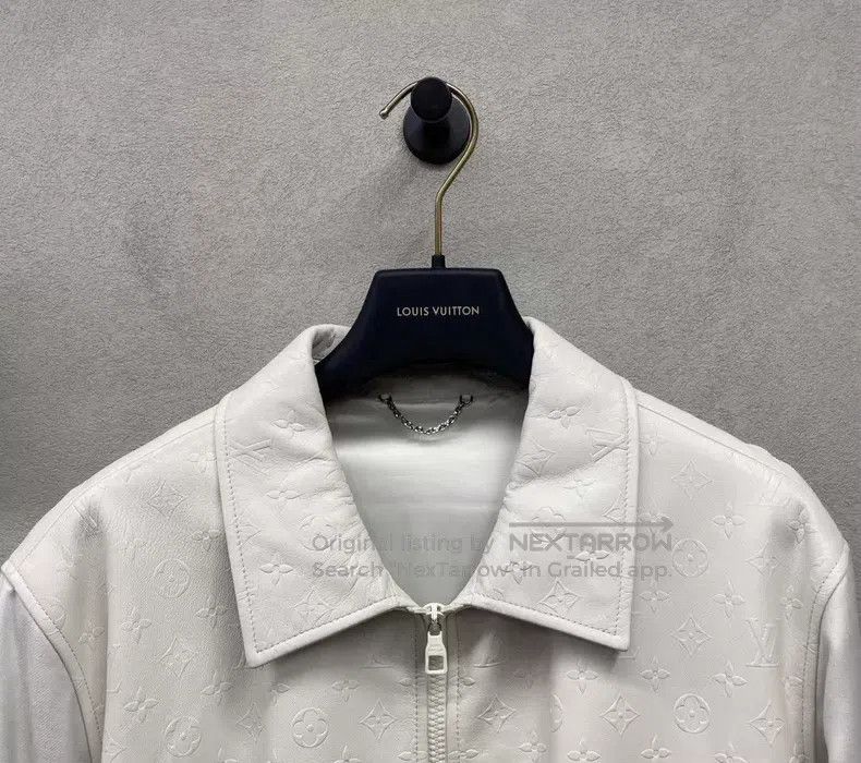 Louis Vuitton Louis Vuitton Full print jacquard white sheepskin zip-up l Size US M / EU 48-50 / 2 - 4 Thumbnail