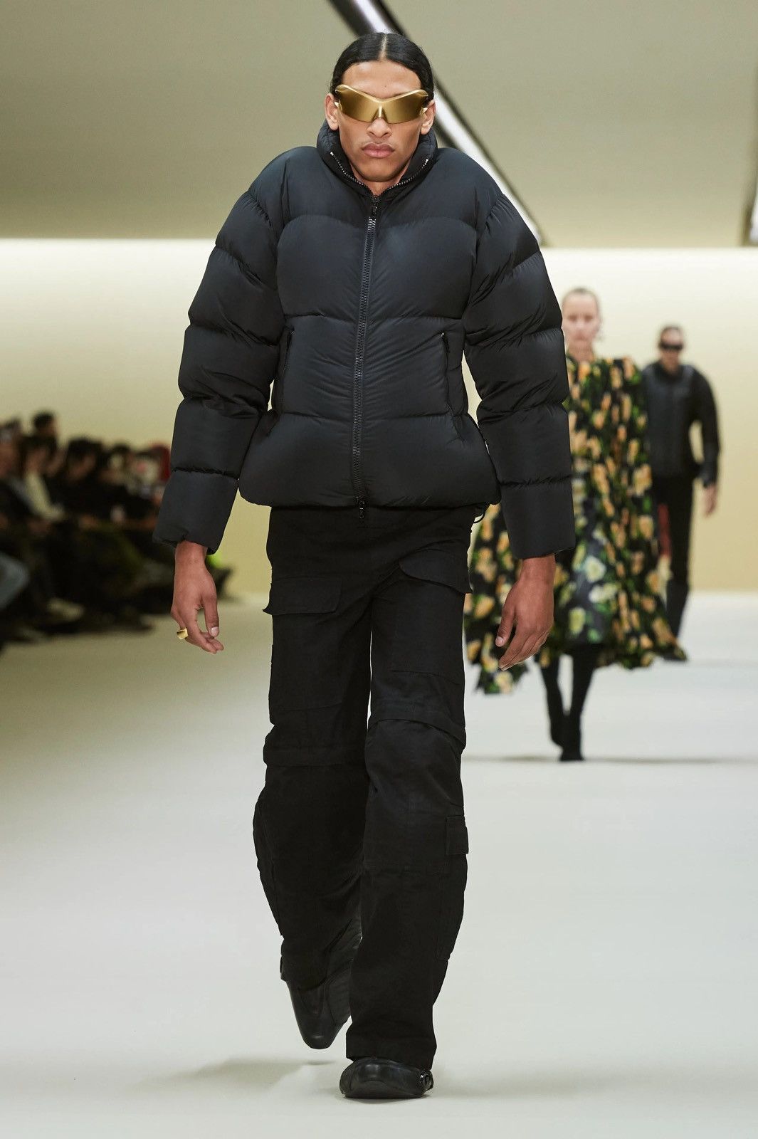 Balenciaga Balenciaga FW23 Runway Inflatable Puffer Jacket wPump L RARE Size US L / EU 52-54 / 3 - 6 Thumbnail