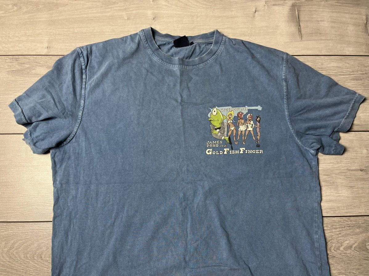 Band Tees Gold fish finger Tshirt james pond humor tee size Large Size US L / EU 52-54 / 3 - 3 Thumbnail