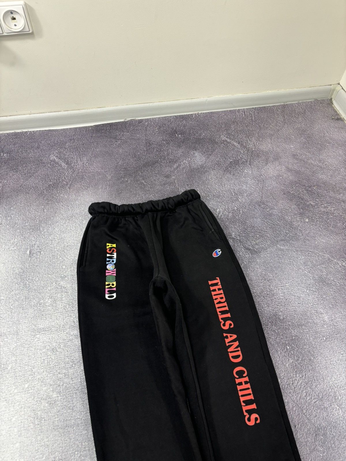 Champion Champion X Travis Scott Astroworld Hype Black Sweatpants Size US 30 / EU 46 - 3 Thumbnail