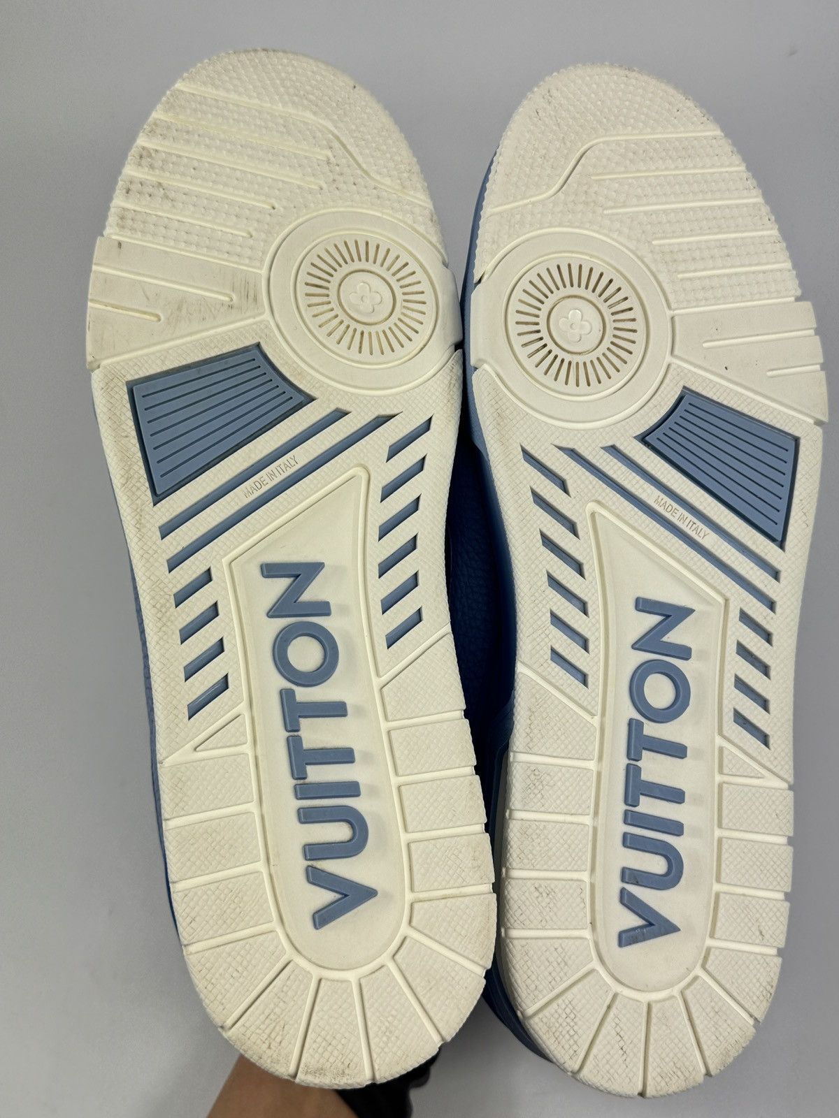 Louis Vuitton CLASSIC LOGO SNEAKERS Size US 11 / EU 44 - 6 Thumbnail