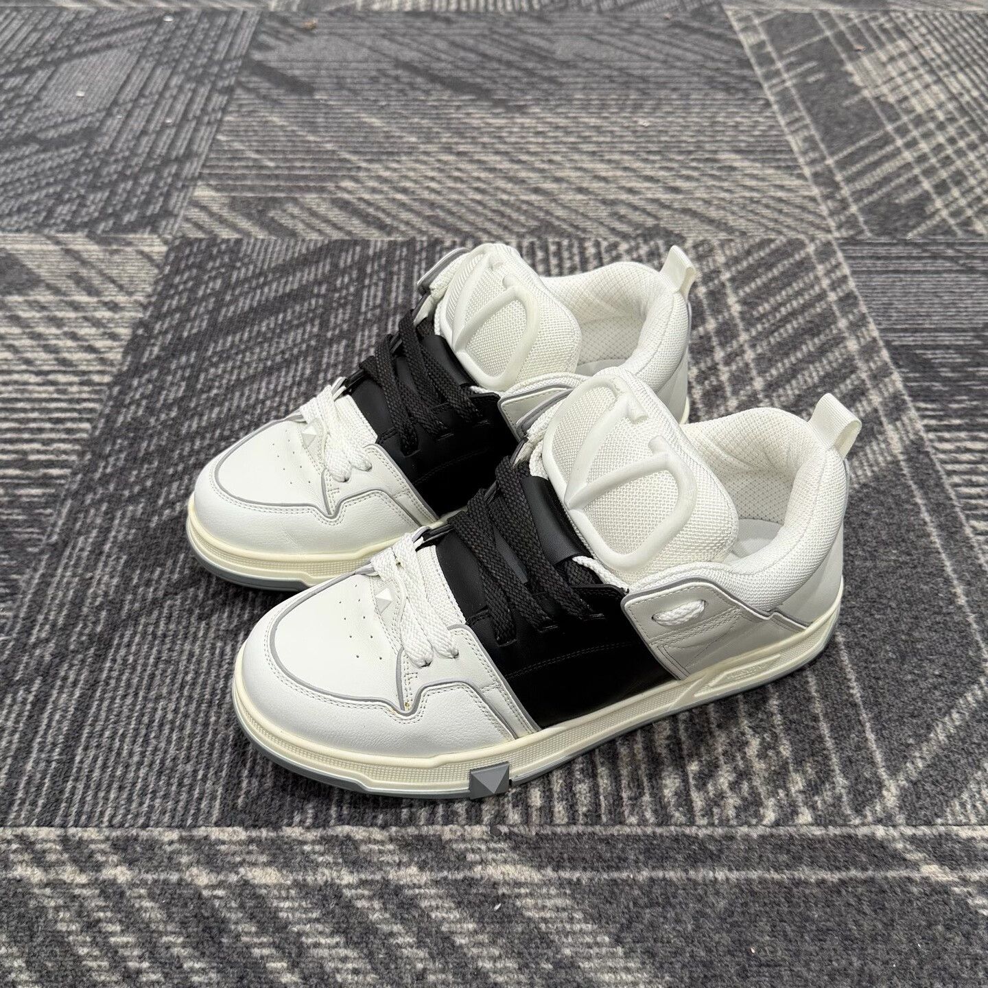 Valentino Valentino Open Skate Leather Sneakers Size 41 Size US 8 / EU 41 - 1 Thumbnail
