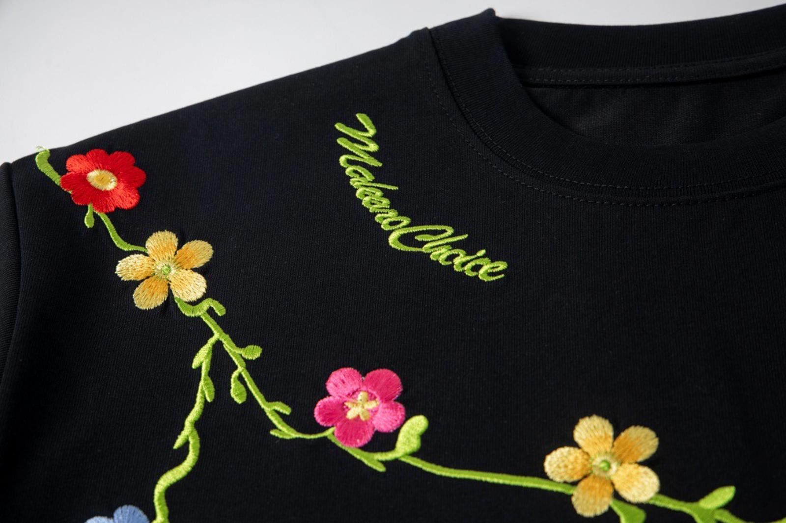 Other Embroidered Floral Black T-Shirt Size US M / EU 48-50 / 2 - 4 Thumbnail