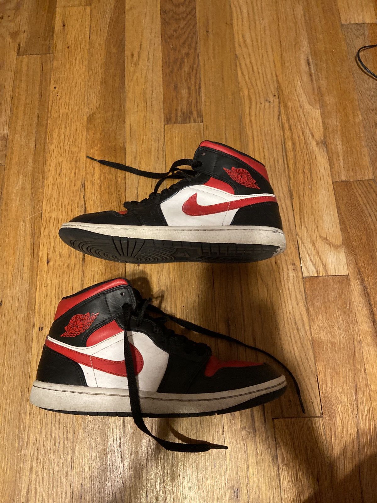 Jordan Brand Jordan 1 mid Size US 7.5 / EU 40-41 - 1 Thumbnail