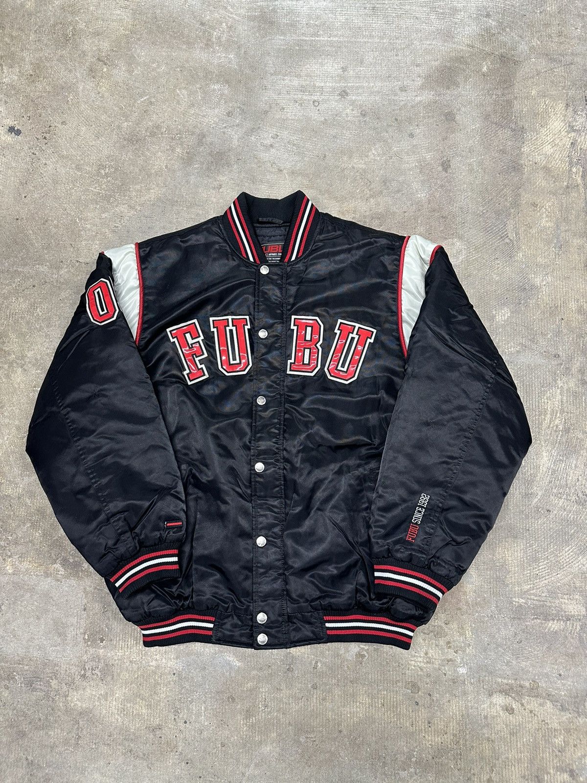 Fubu × Vintage Vintage 90s Y2K Quilted FUBU Spell Out Satin Jacket Size XL Size US L / EU 52-54 / 3 - 1 Thumbnail