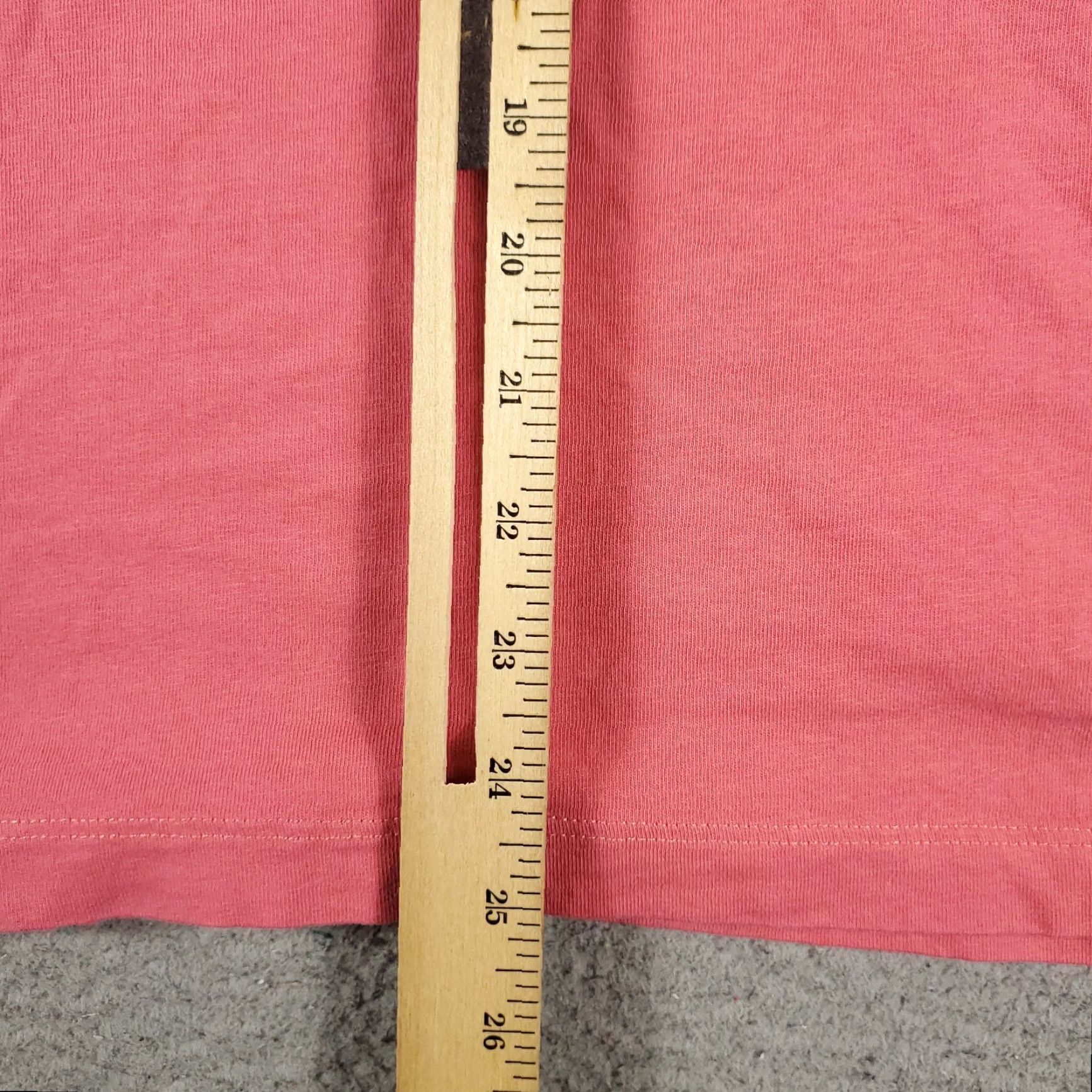 Vineyard Vines VINEYARD VINES T-Shirt Mens Small Pink Long Sleeve Crew Neck Ski Whale Size US S / EU 44-46 / 1 - 7 Thumbnail