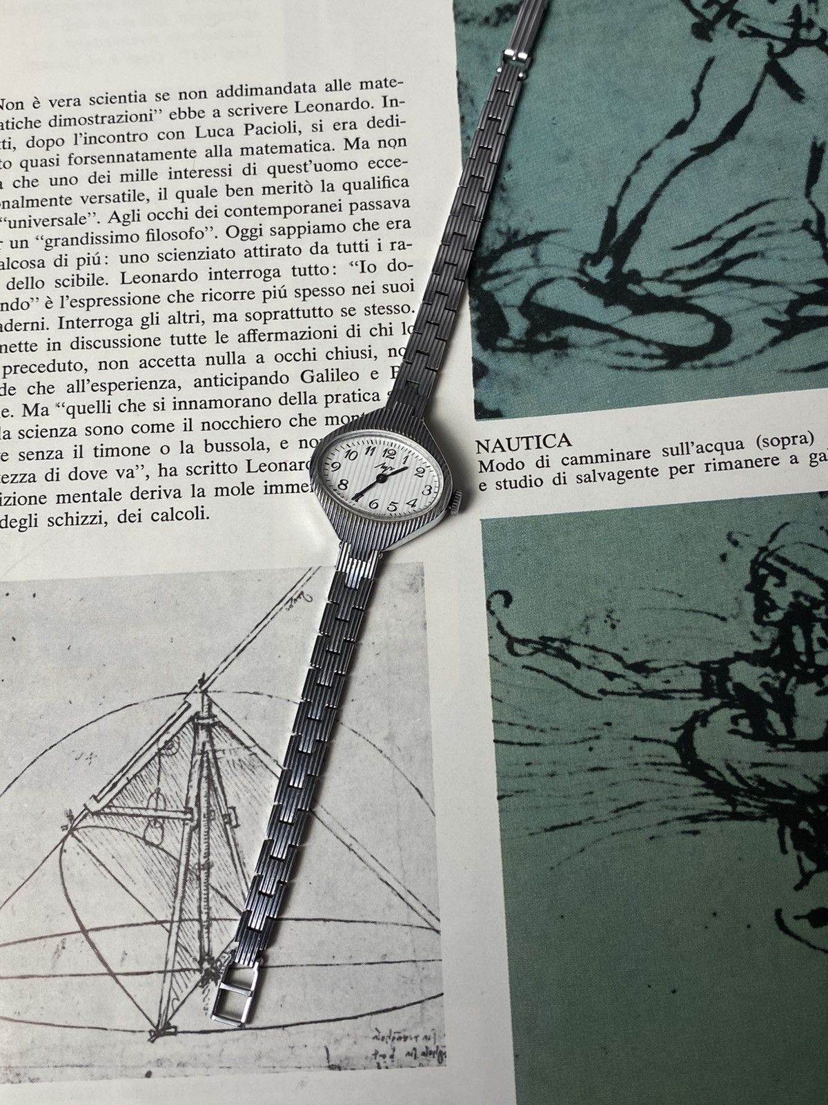 Vintage Vintage Luch Ladies Watch USSR Oval Retro Futuristic Rare Size ONE SIZE - 1 Thumbnail
