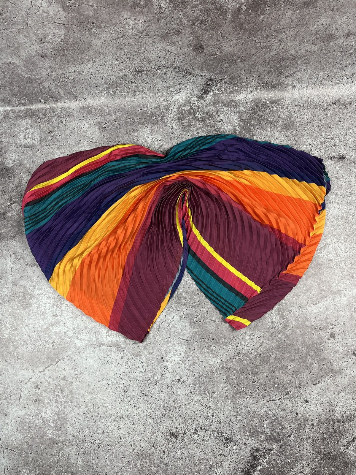Issey Miyake × Japanese Brand × Pleats Please Issey Miyake Rare🔥Issey Miyake Plated Poncho Top Size XS / US 0-2 / IT 36-38 - 5 Thumbnail