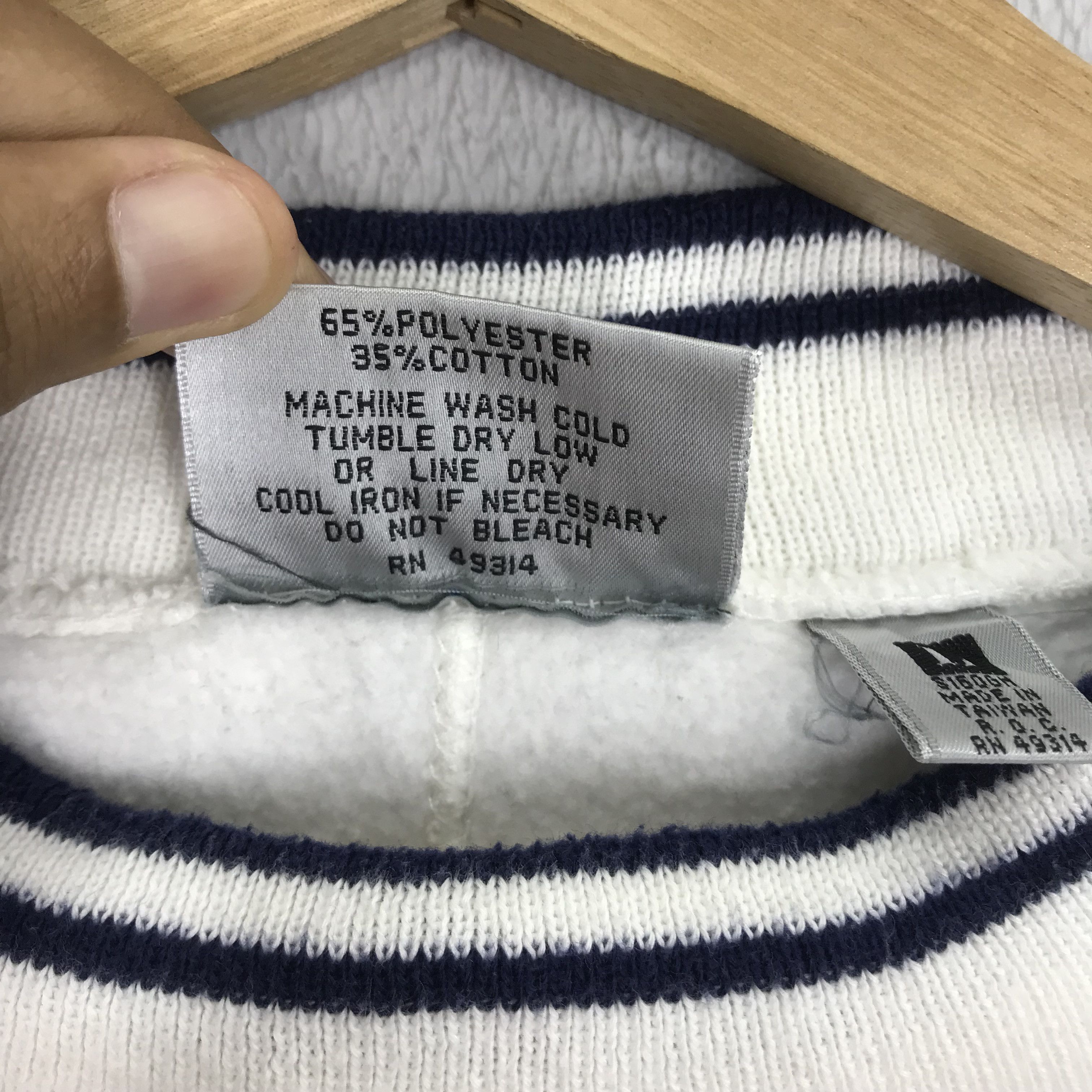 Vintage Vintage 90's Sensation White Sweatshirt Large - 358 Size US L / EU 52-54 / 3 - 8 Thumbnail