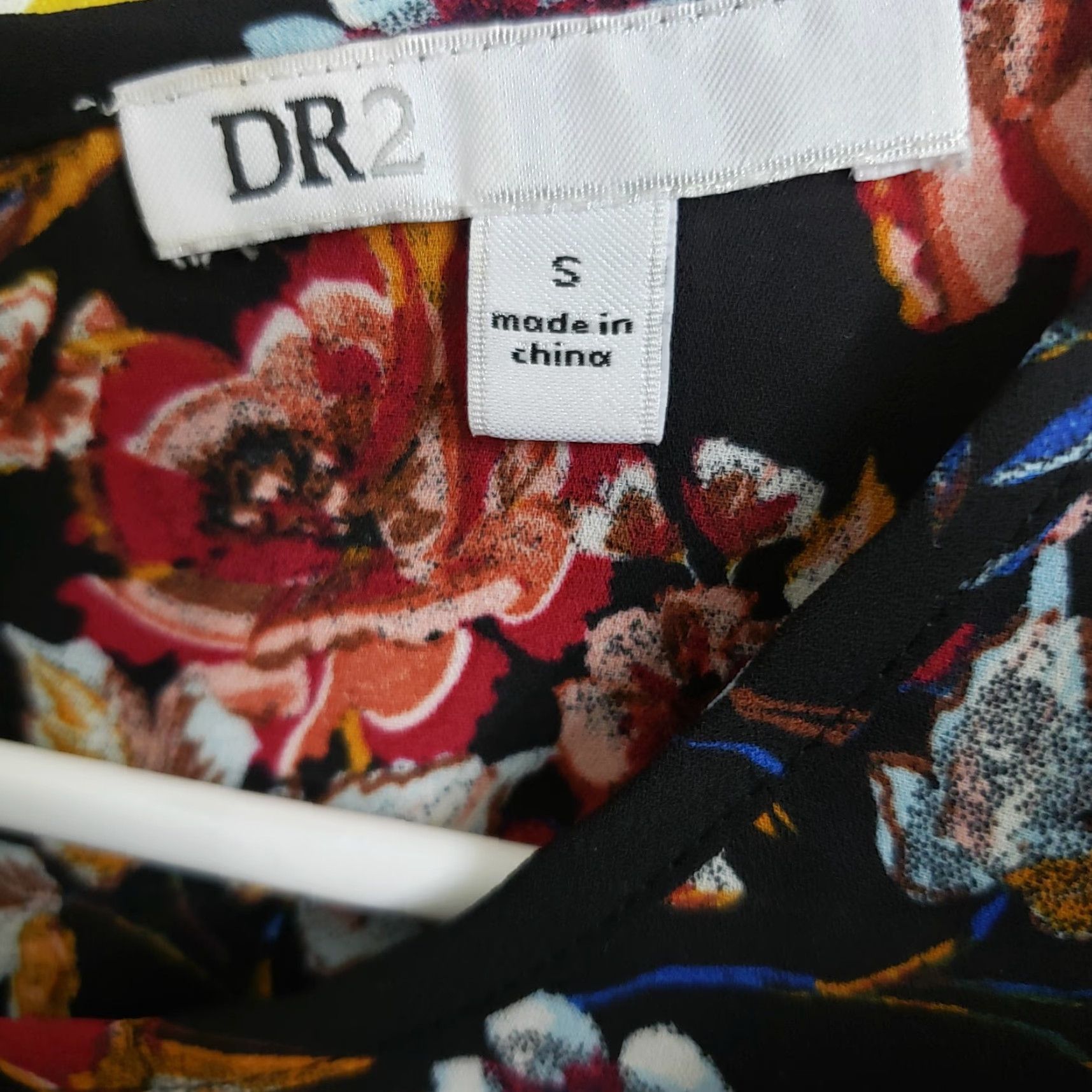 Vintage Daniel Rainn DR2 Womens Top Sz Small Black Red Floral Semi Sheer Short Sleeve Size S / US 4 / IT 40 - 6 Thumbnail