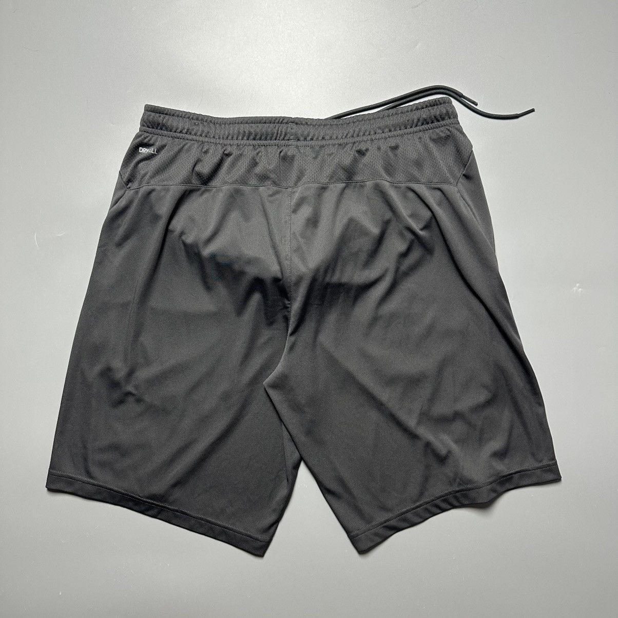 Puma BORUSSIA DORTMUND PUMA 2019/2020 FOOTBALL TRAINING SHORTS Size US 34 / EU 50 - 8 Thumbnail