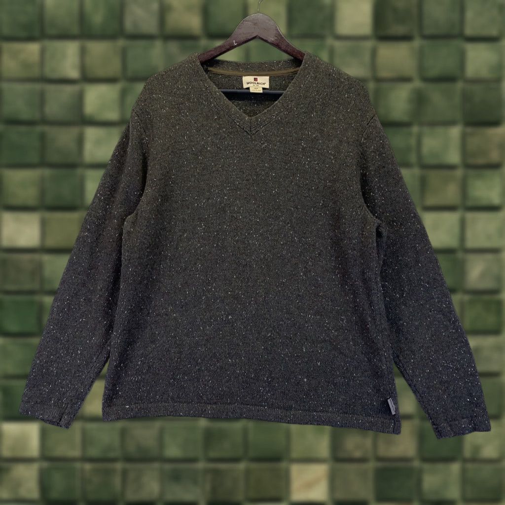 Vintage VINTAGE Woolrich Sweater Mens L V-Neck Green Wool Blend Pullover Long Sleeve Size US L / EU 52-54 / 3 - 1 Thumbnail