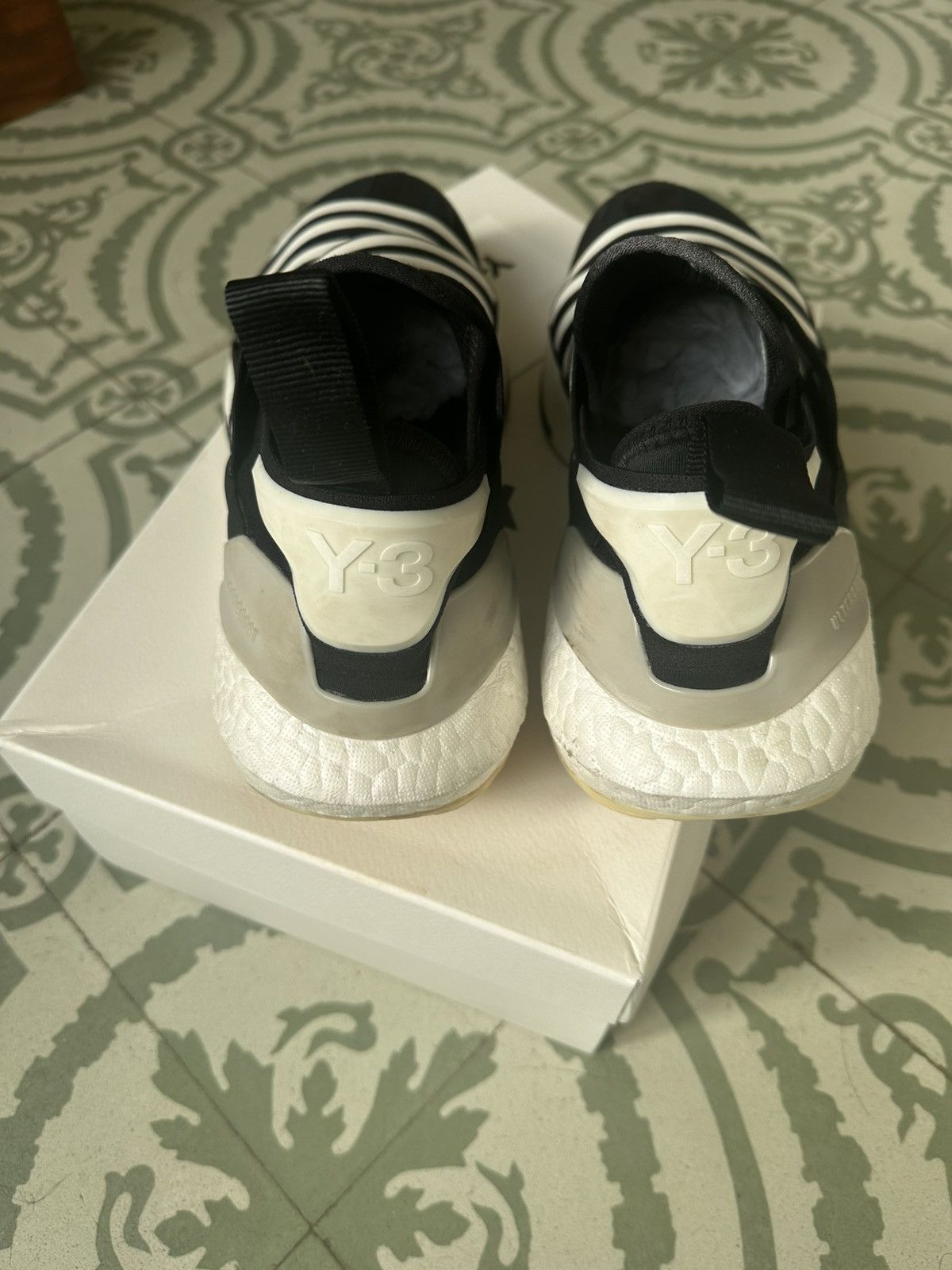 Y-3 Y-3 ULTRABOOST 22 SNEAKERS Size US 9 / IT 39 - 4 Thumbnail