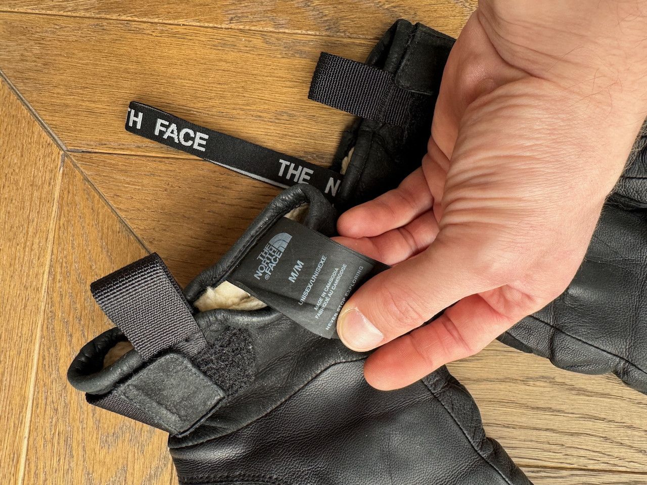 The North Face [M] IL Solo Futurelight Glove in Black Leather Size ONE SIZE - 3 Thumbnail