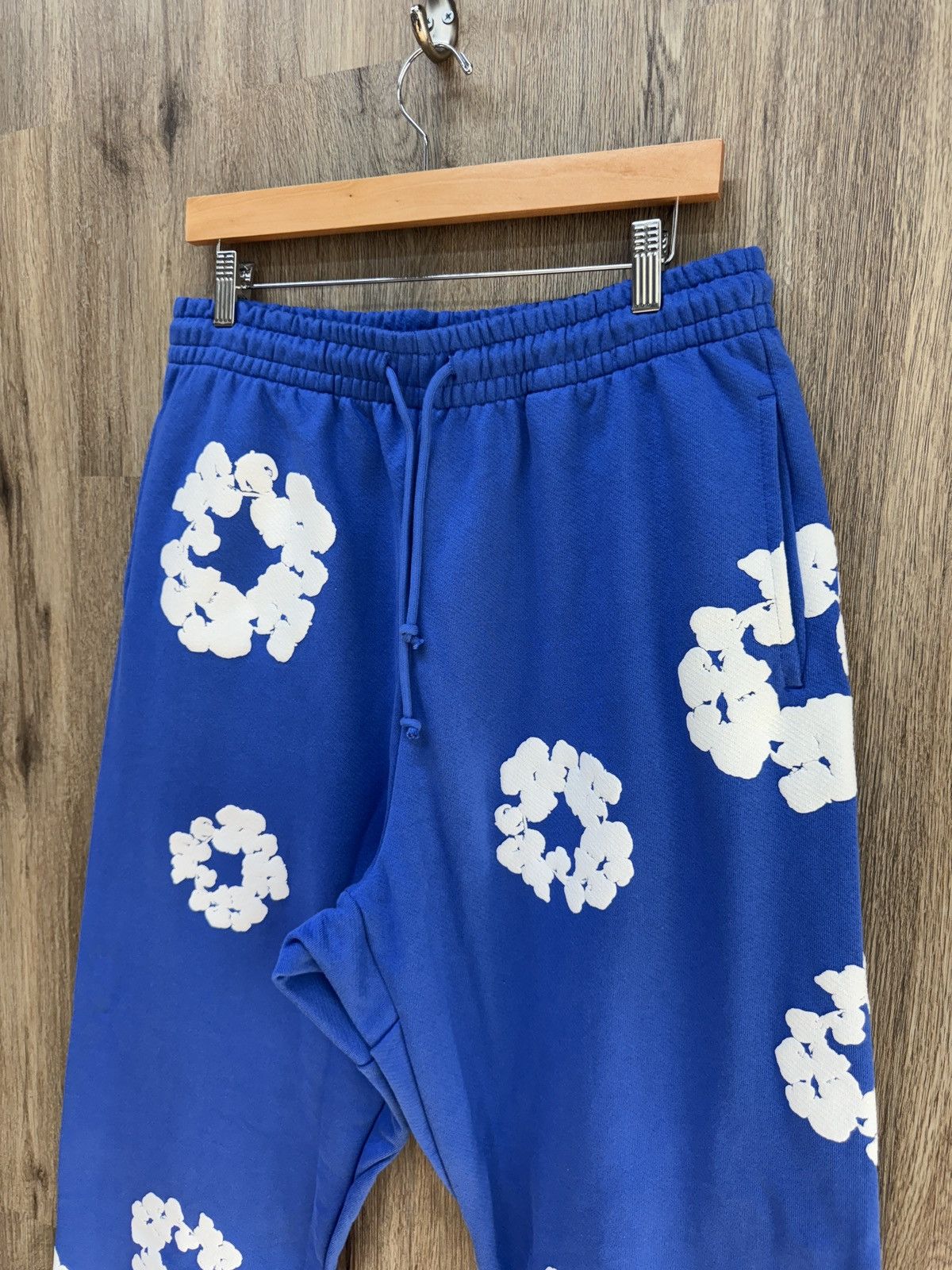 DENIM TEARS Denim Tear Baby Blue Flower Sweatpants Size US 34 / EU 50 - 3 Thumbnail