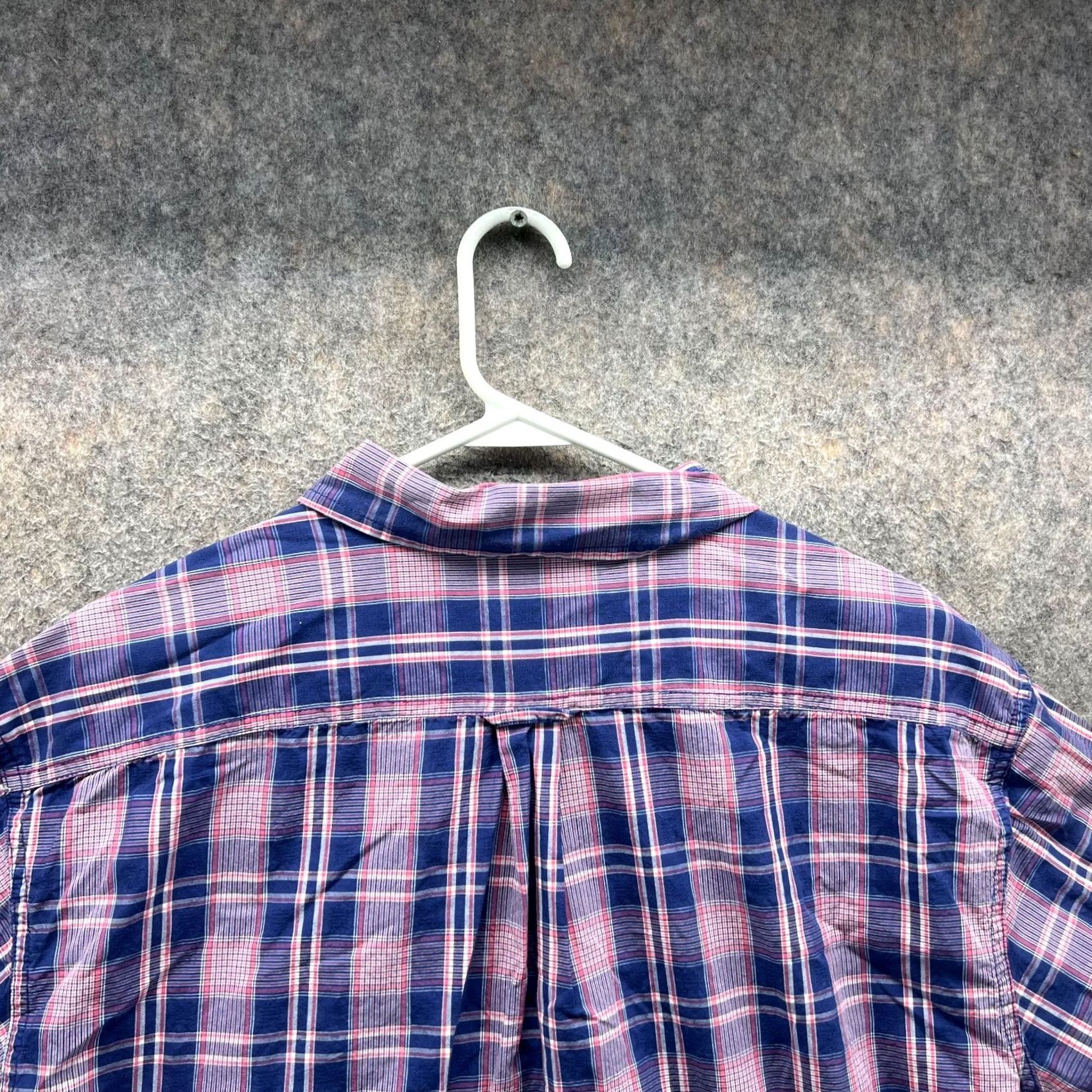 Izod VINTAGE Izod Shirt Men XL Blue Pink Casual Button-Down Relaxed Saltwater Plaid Size US XL / EU 56 / 4 - 3 Thumbnail