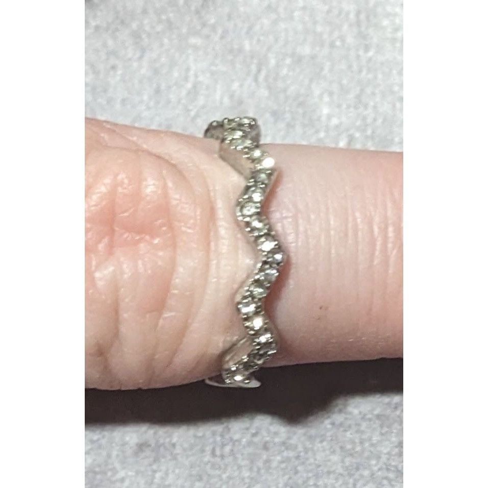 Other Elegant Glam Zigzag Rhinestone Silver Tone Ring Size 6 3/4 Size ONE SIZE - 9 Thumbnail