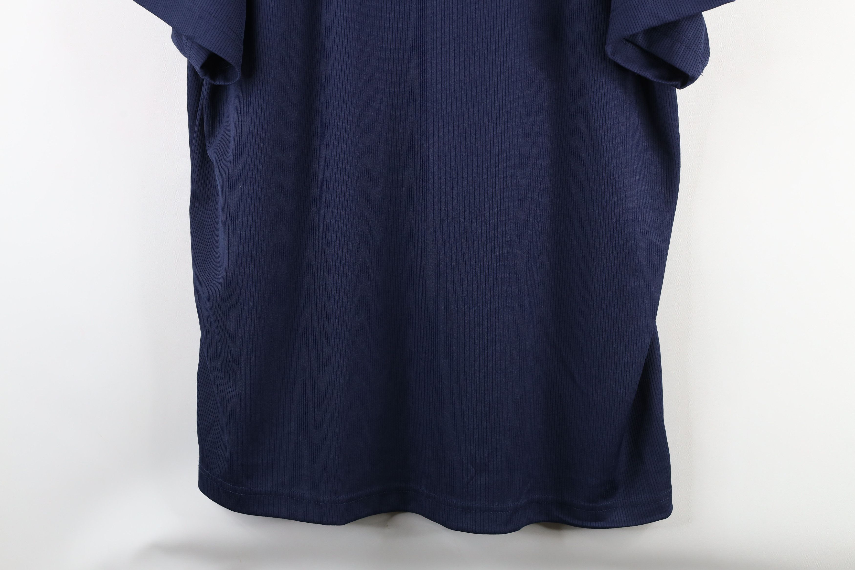 Vintage Vintage 90s Streetwear Knit Short Sleeve V-Neck T-Shirt Size US XL / EU 56 / 4 - 3 Thumbnail