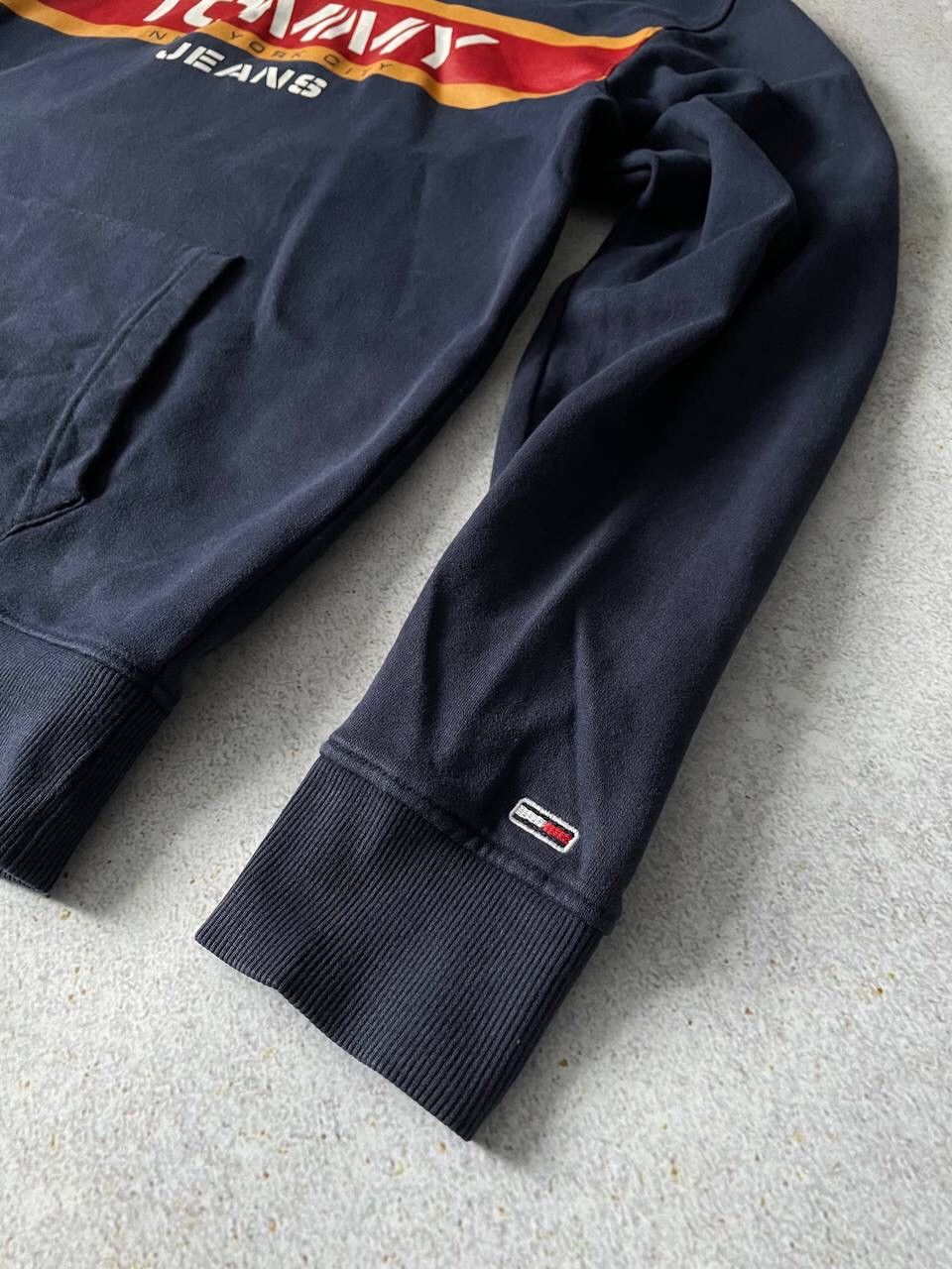 Tommy Hilfiger × Vintage Vintage Tommy Hilfiger Hoodie Big Central Logo Y2K Rare Size US L / EU 52-54 / 3 - 3 Thumbnail