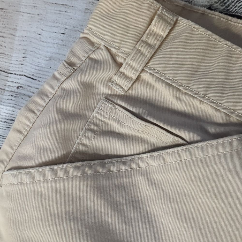 Levi's Levi's silvertab cream cargo shorts size 38 Size US 38 / EU 54 - 3 Thumbnail