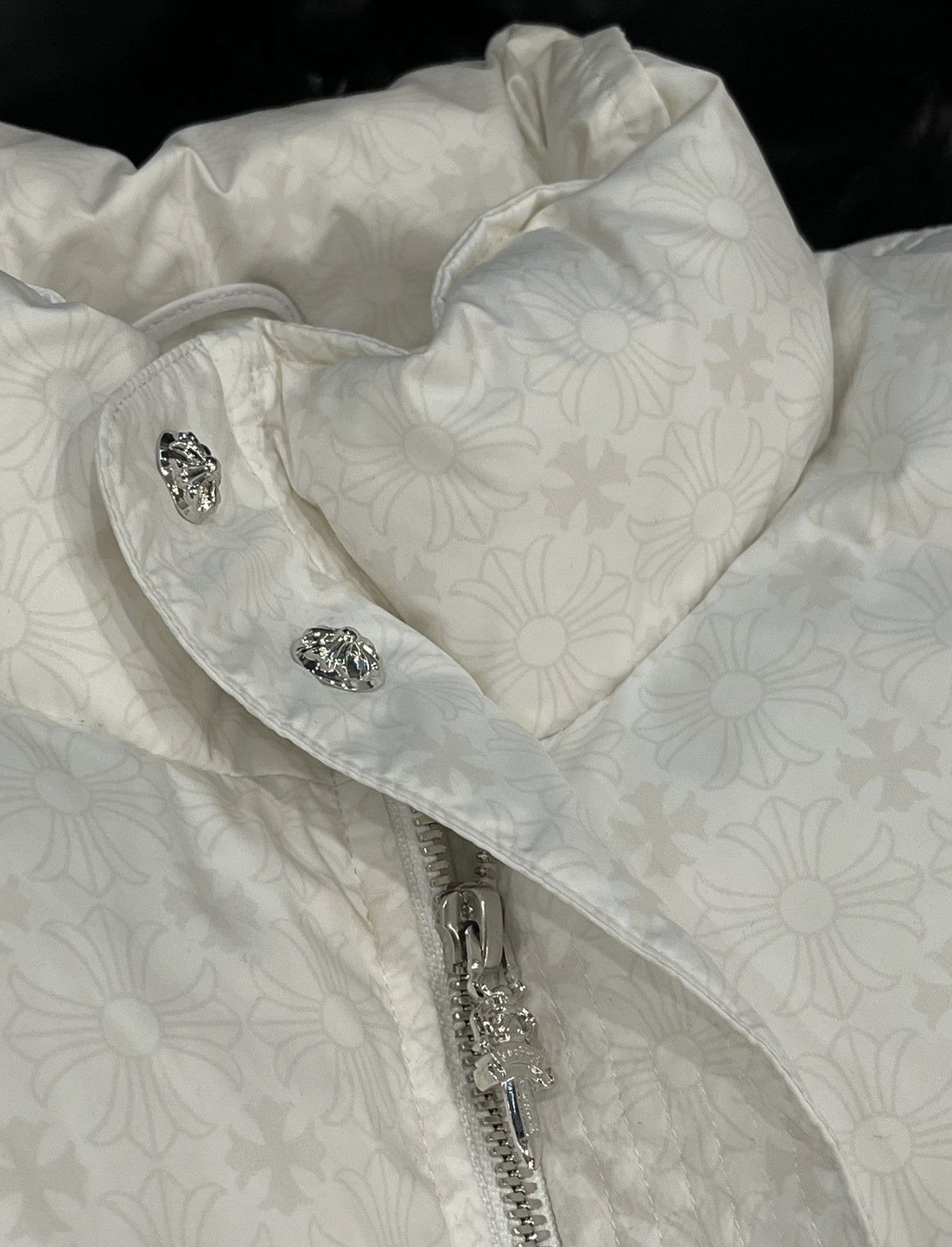 Chrome Hearts Chrome hearts White puffer bomber jacket Size US XL / EU 56 / 4 - 3 Thumbnail
