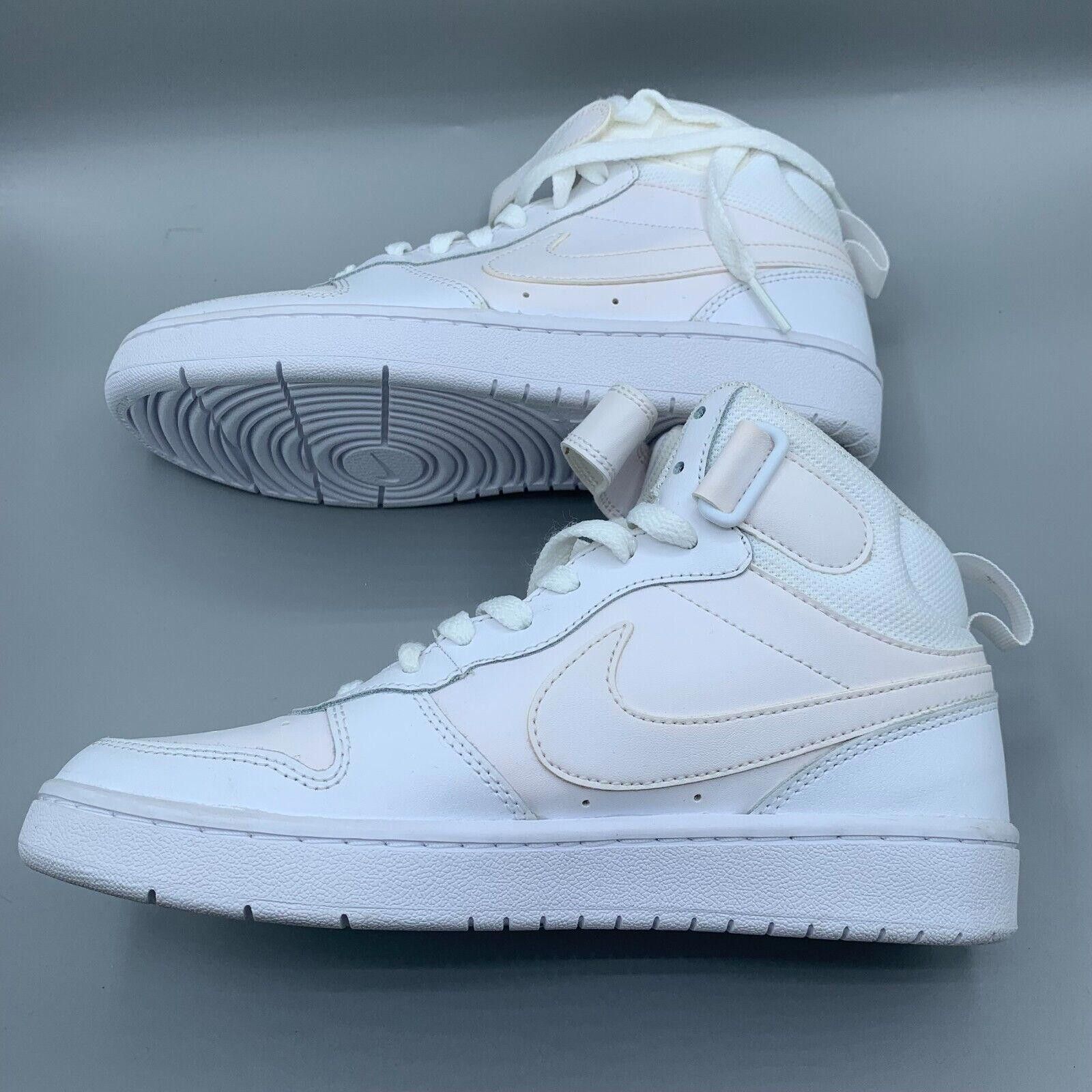 Nike Nike Grade School Court Borough Mid 2 Size 5Y CD7782-100 Size US 5 / EU 37 - 7 Thumbnail