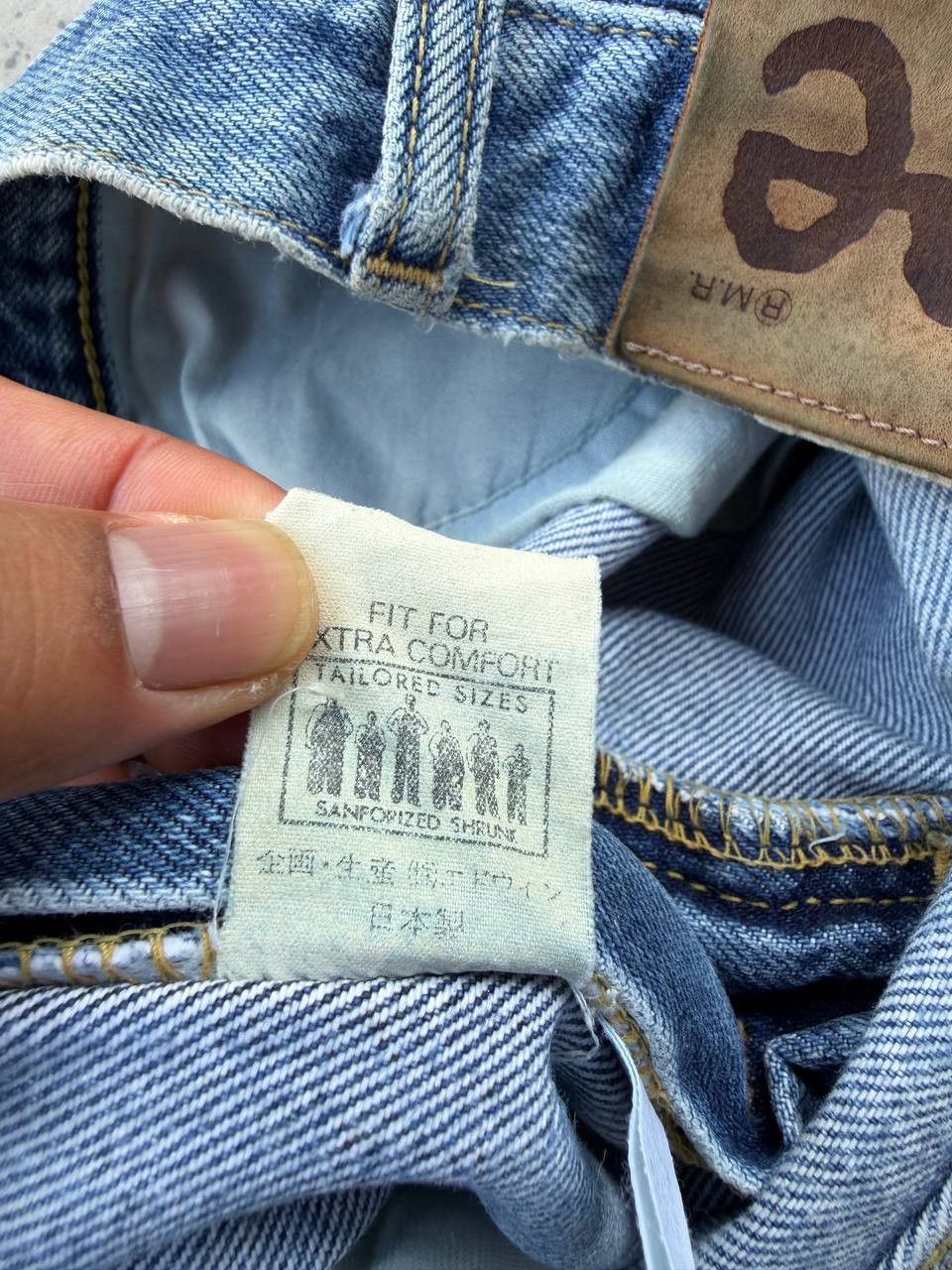 Lee Vintage 90s LEE RIDERS Japan Faded Bluewash Light Whiskering Size US 28 / EU 44 - 14 Thumbnail