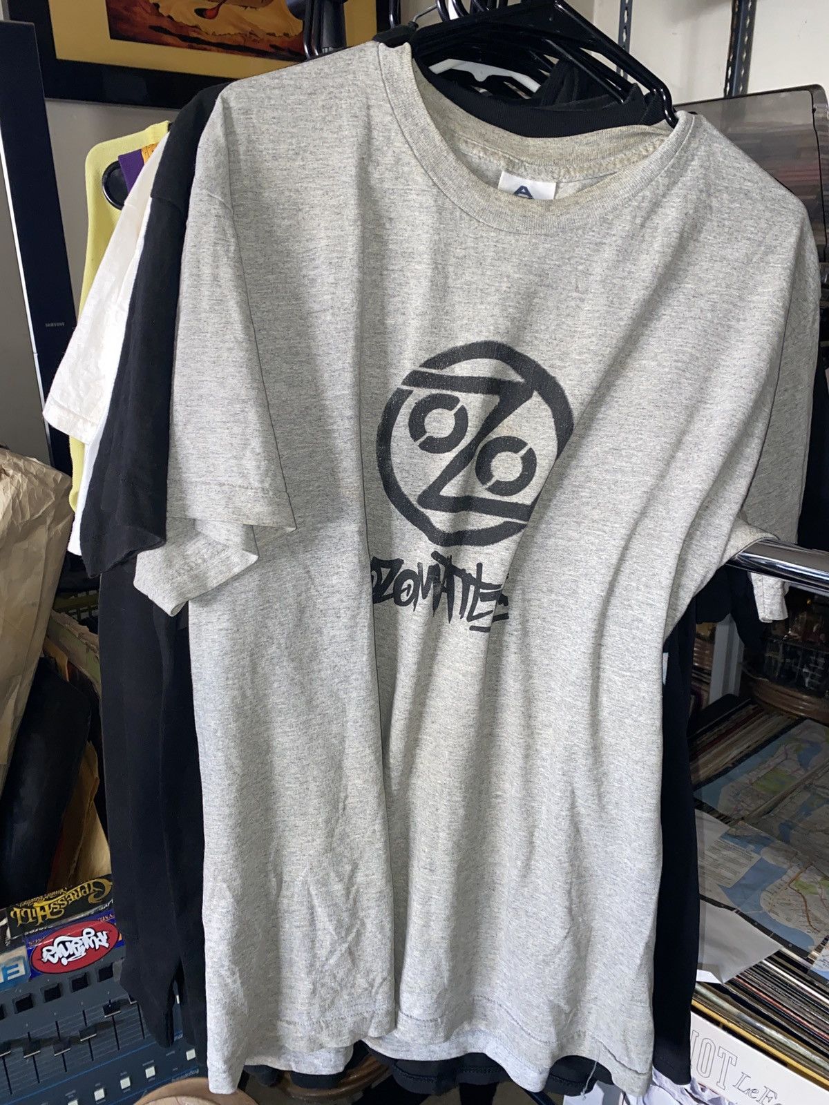 Band Tees × Japanese Brand × Vintage OZOMATLI T-SHIRT PROMO Size large Used GREY HIP hop Size US L / EU 52-54 / 3 - 1 Thumbnail