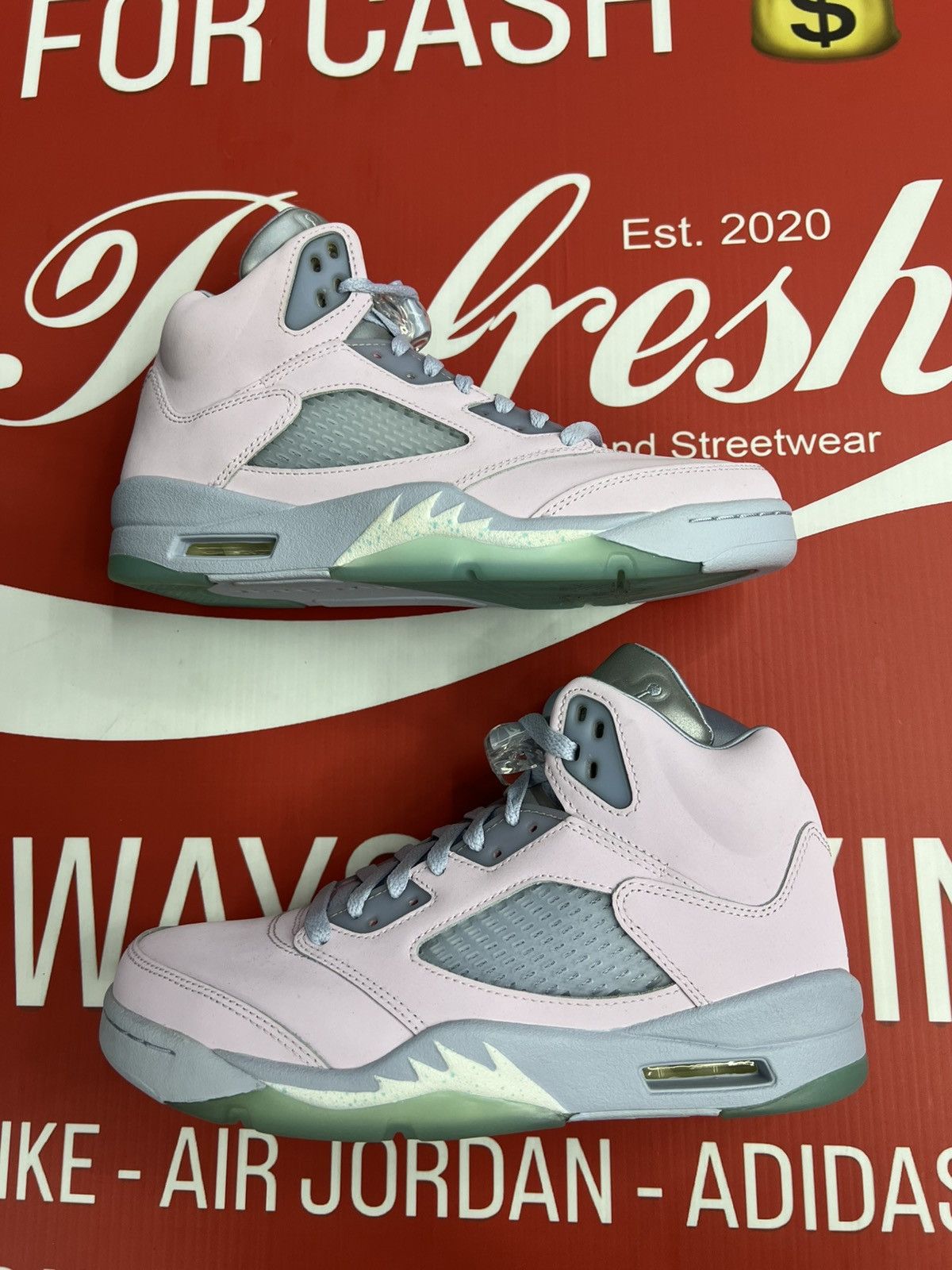 Jordan Brand Air Jordan Easter Size 7M Size US 7 / EU 40 - 2 Thumbnail