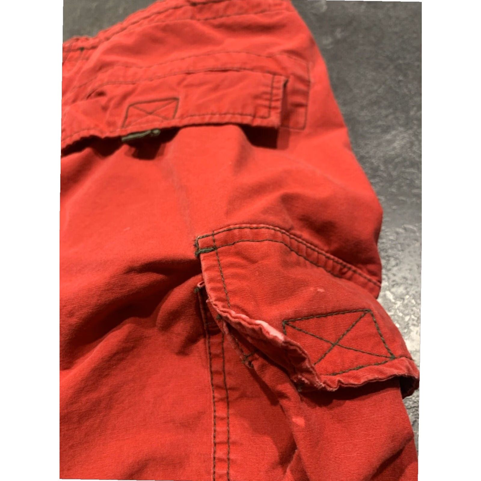 Abercrombie & Fitch Abercrombie & Fitch Mens Medium Red Distressed Cargo Shorts Size US 31 - 3 Thumbnail