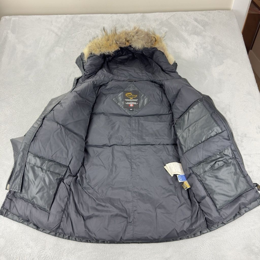 Canada Goose Vintage Canada Goose Women's Sz S Down Black Parka Jacket Size S / US 4 / IT 40 - 3 Thumbnail