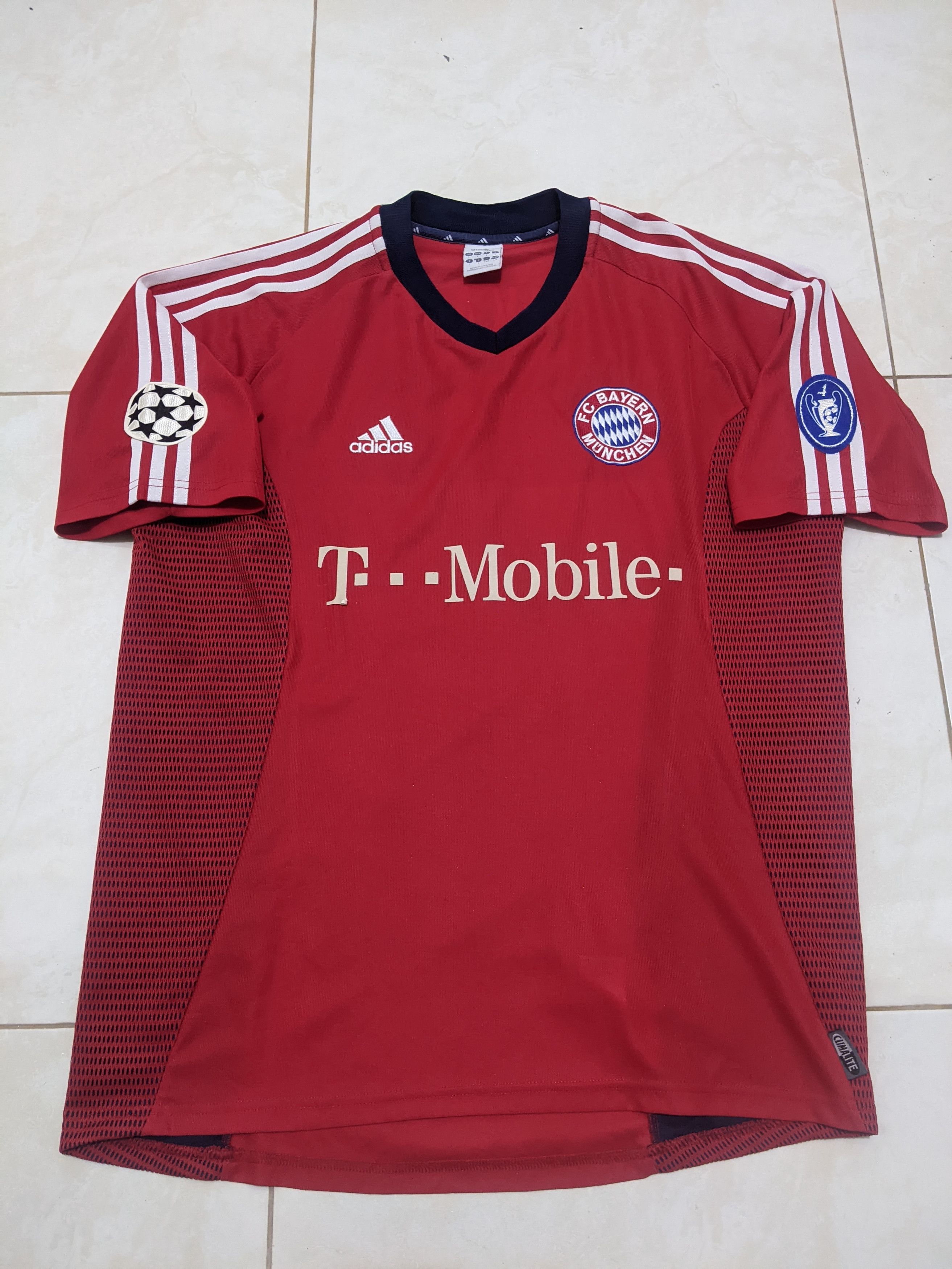 Maillot Third Olympique Lyonnais 2007-2008, N°8 Juninho, Taille XL, état Moyen