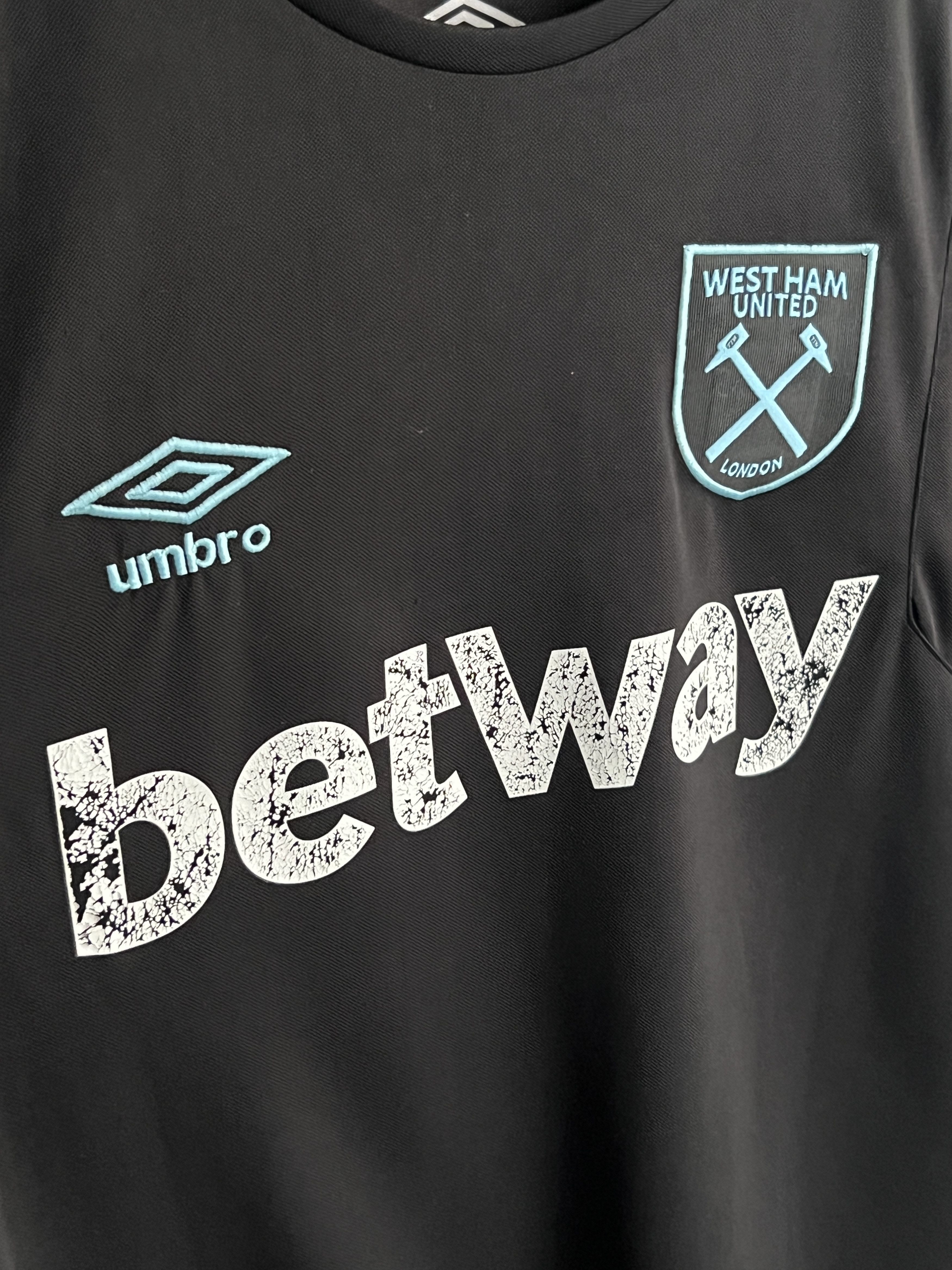 Umbro Soccer Jersey Chicharito 17 West Ham United Vintage Rare Size US M / EU 48-50 / 2 - 6 Thumbnail