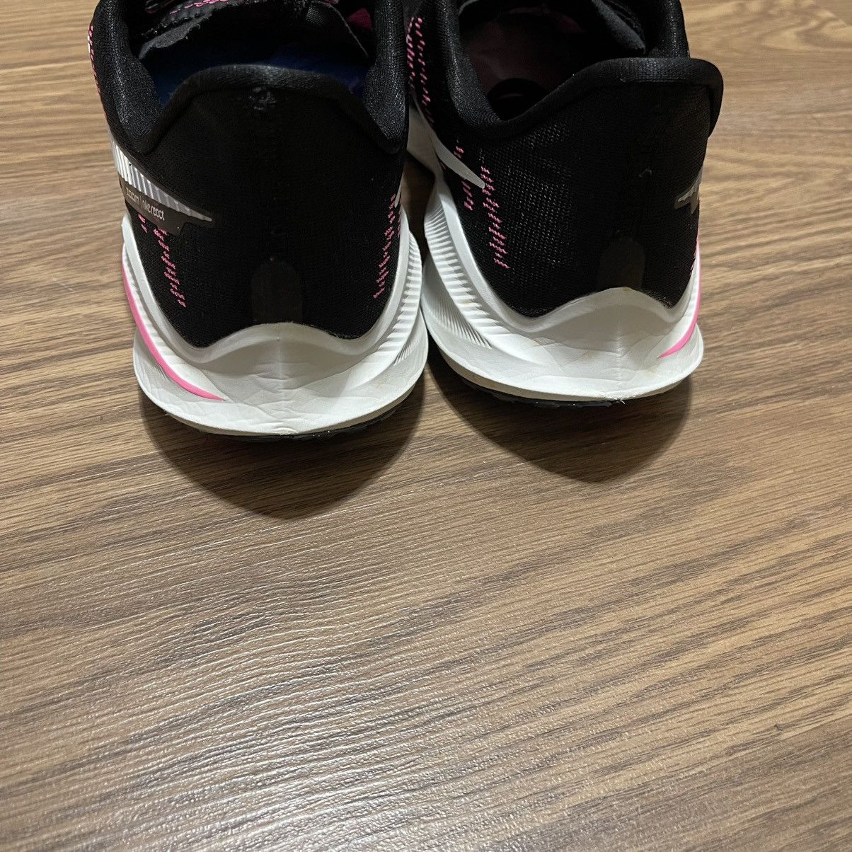 Nike Nike Air Zoom Vomero 14 Size 9 Black Pink React Size US 9 / EU 42 - 6 Thumbnail