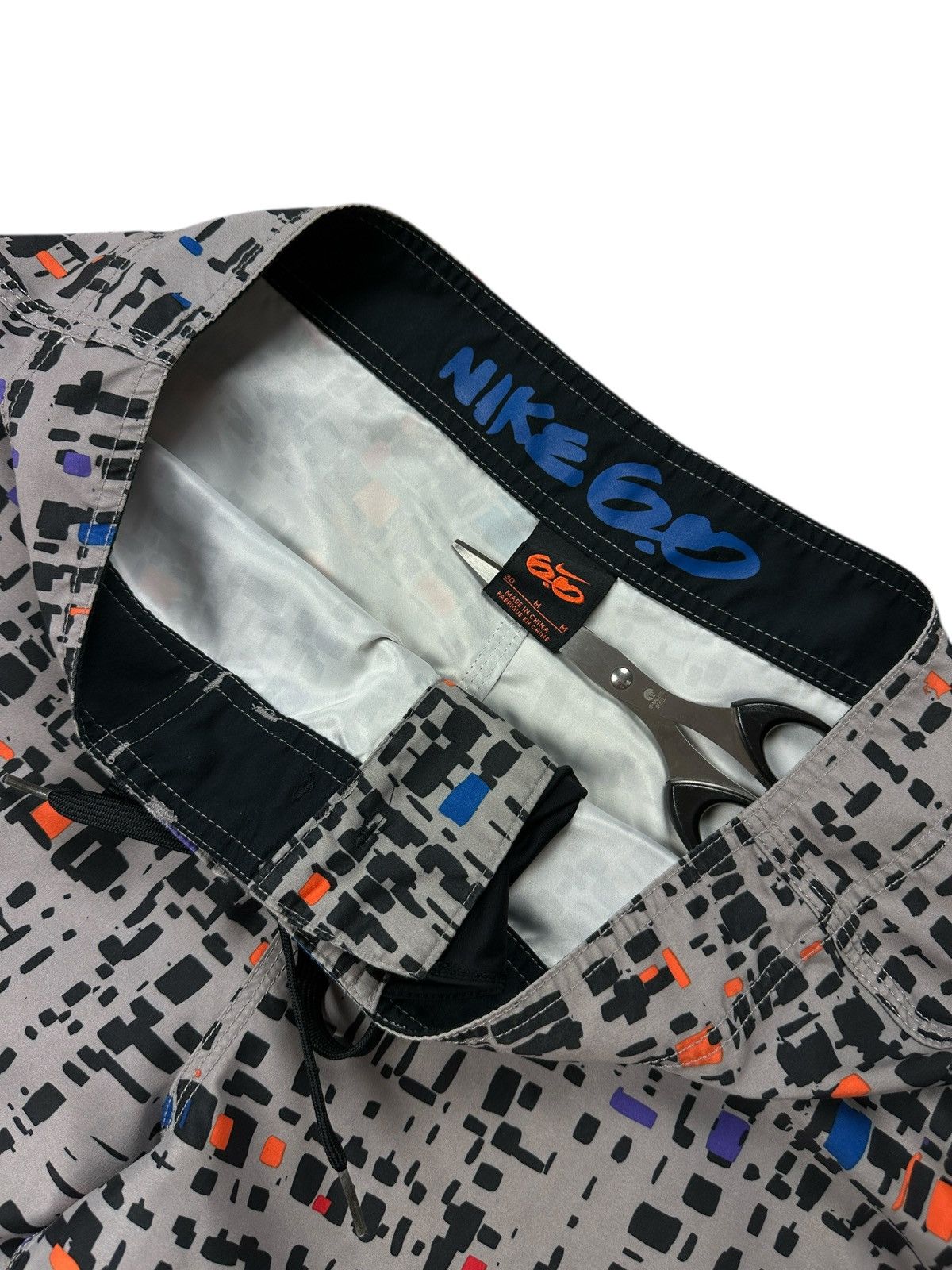 Nike Vintage Y2K Nike 6.0 Board Short Swim Trunks Surf Style Size US 30 / EU 46 - 7 Thumbnail