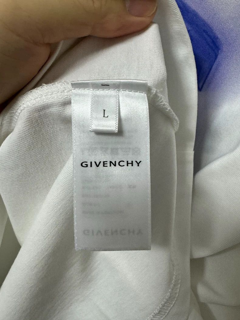 Givenchy Givenchy Classic Big G Spray Paint Pattern White Short Sle Size US L / EU 52-54 / 3 - 4 Thumbnail