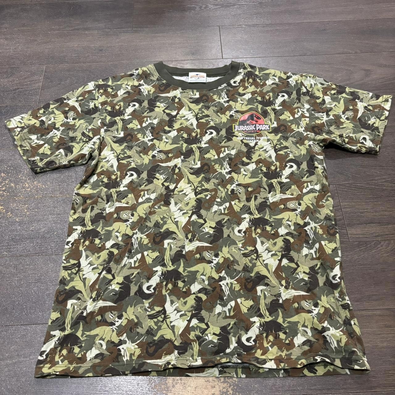 Designer Vintage Jurassic Park Universal Studios Japan Camo T Shirt Size US M / EU 48-50 / 2 - 3 Thumbnail