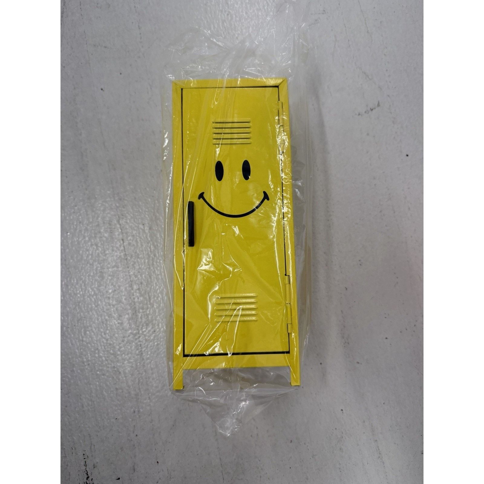 Market Chinatown Market Desktop Locker Metal FW2020 NEW Size ONE SIZE - 2 Thumbnail
