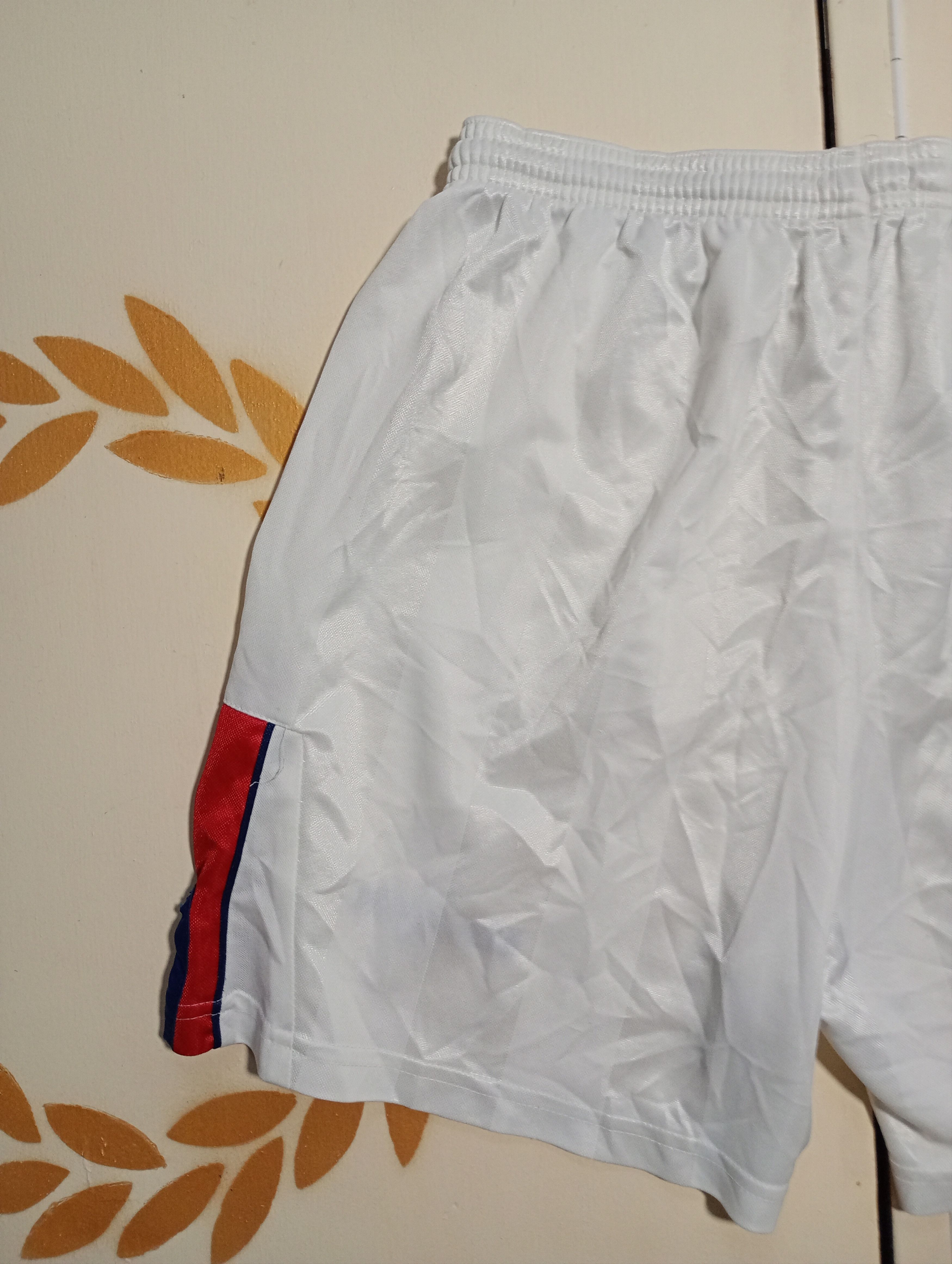 Umbro Umbro England Soccer shorts 1998-1999 Size US 32 / EU 48 - 12 Thumbnail