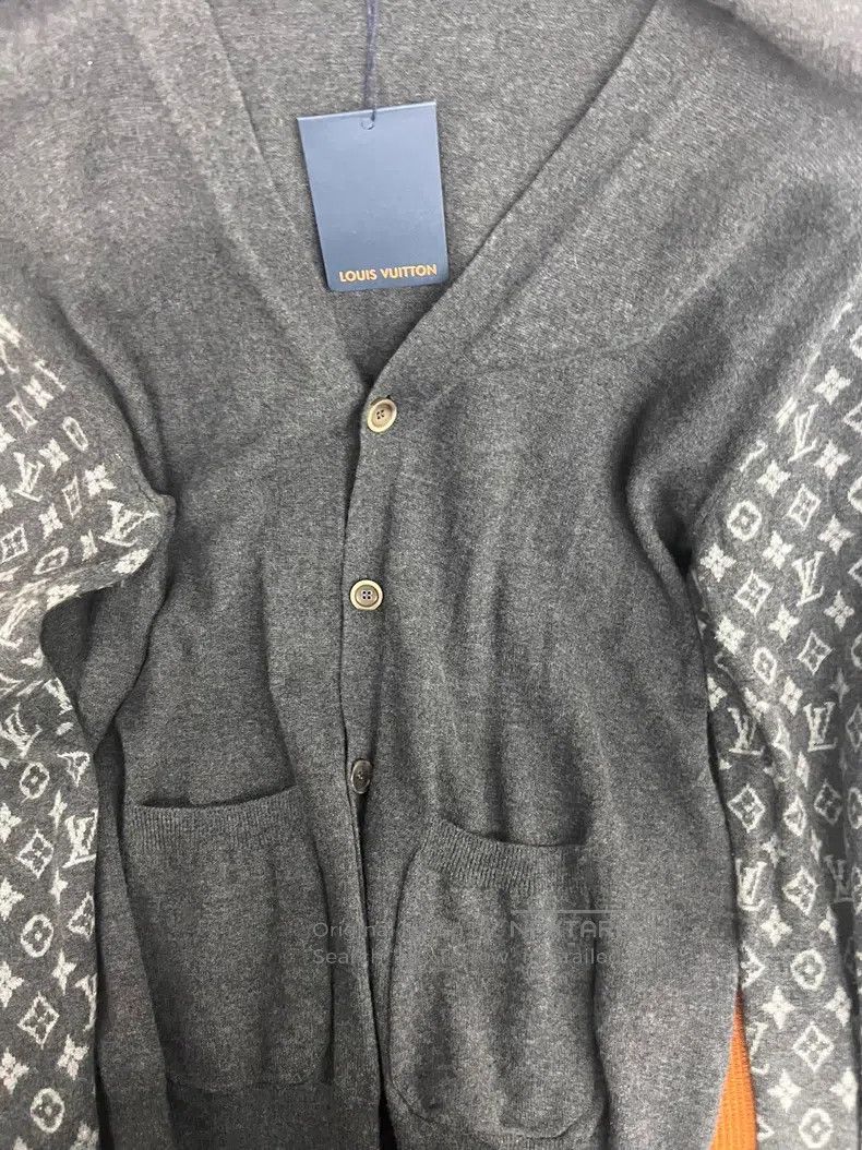 Louis Vuitton Louis Vuitton size 4l Full logo patchwork cardigan sweater Size US M / EU 48-50 / 2 - 1 Thumbnail