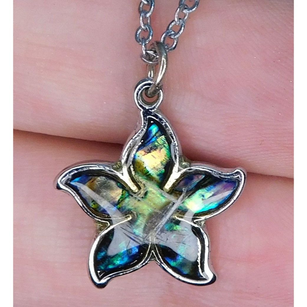 Other Dainty Abalone Shell Flower Pendant Necklace Size ONE SIZE - 1 Thumbnail